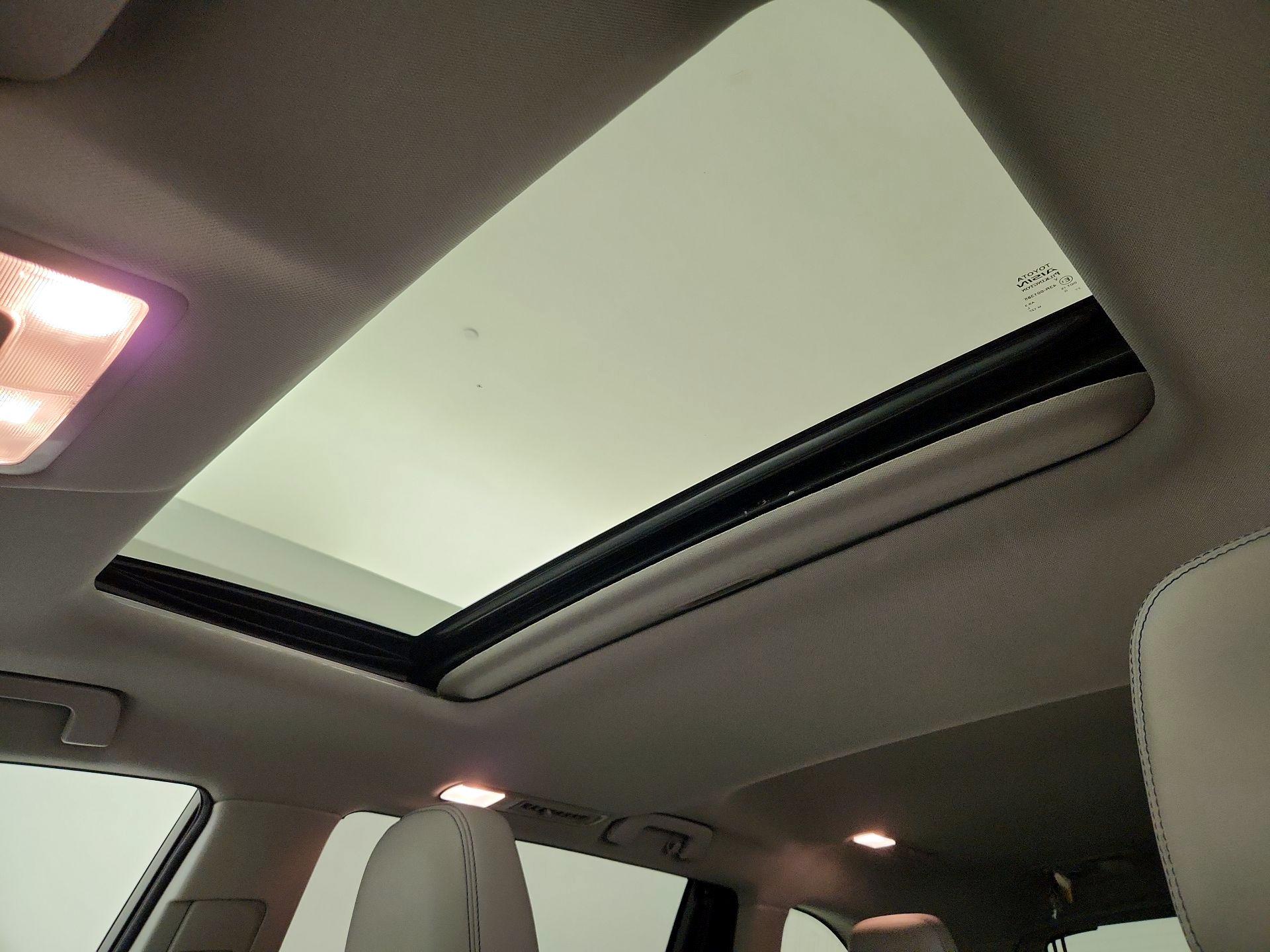 Thumbnail: 2017 Toyota Highlander - 20