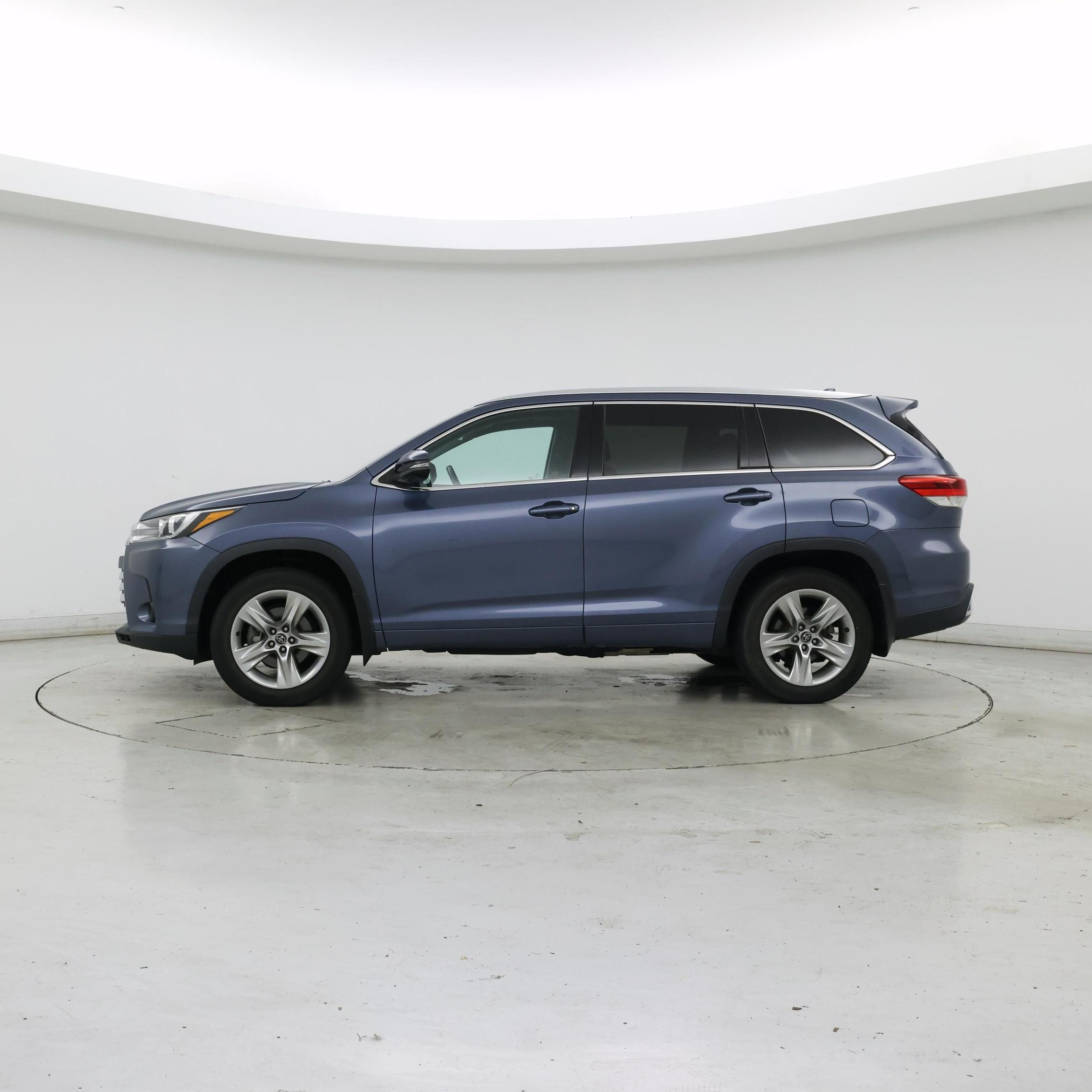Thumbnail: 2017 Toyota Highlander - 3