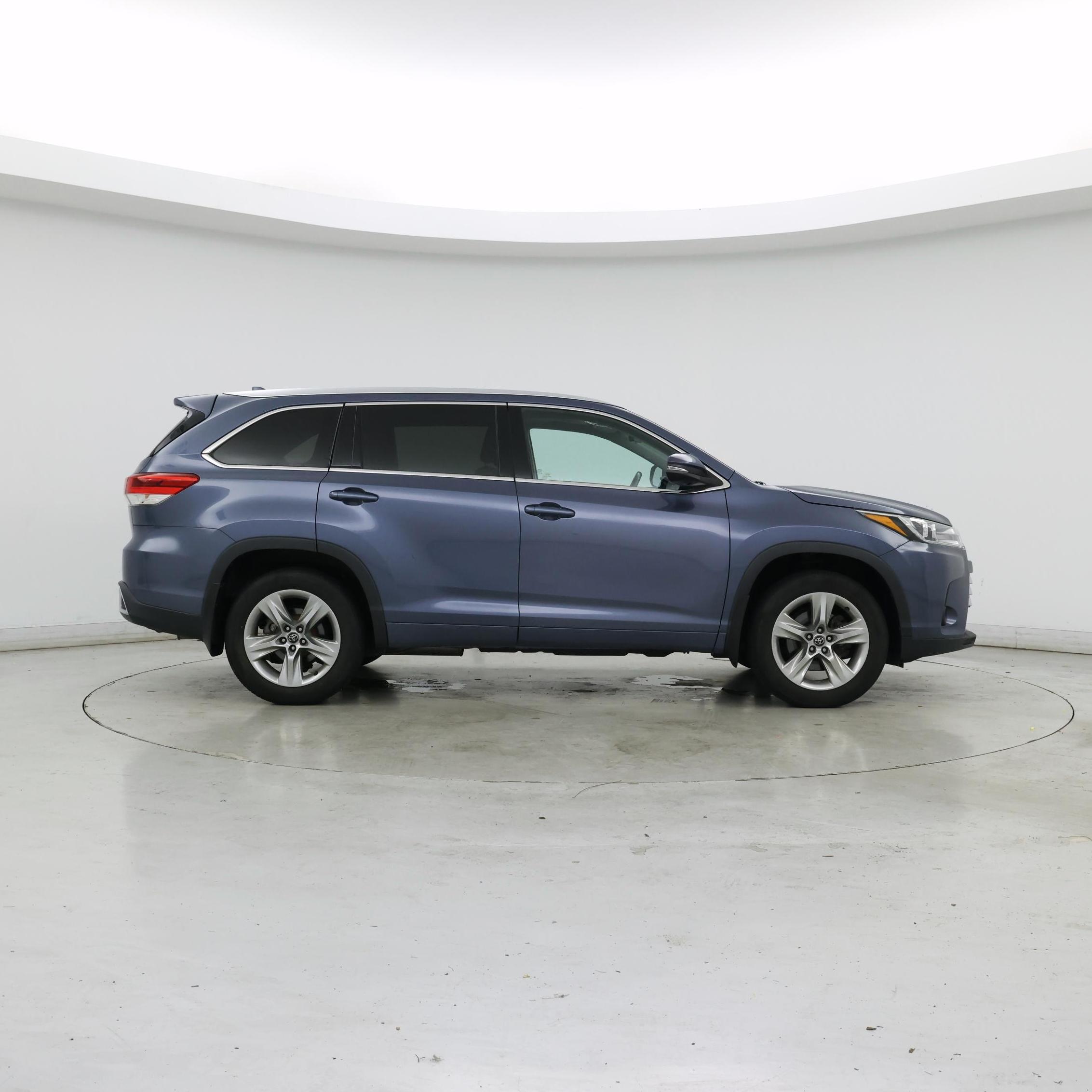 Thumbnail: 2017 Toyota Highlander - 7