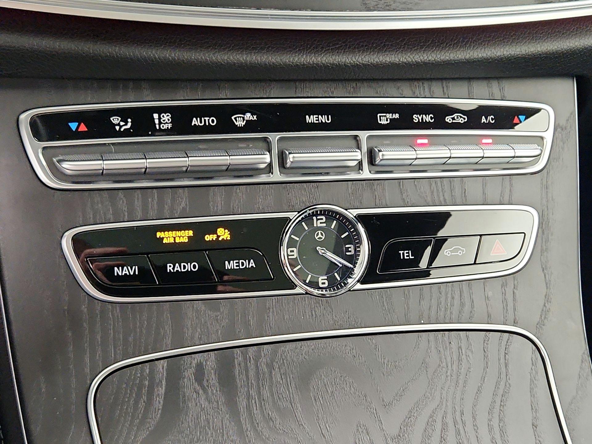 Thumbnail: 2019 Mercedes-Benz E-Class - 15