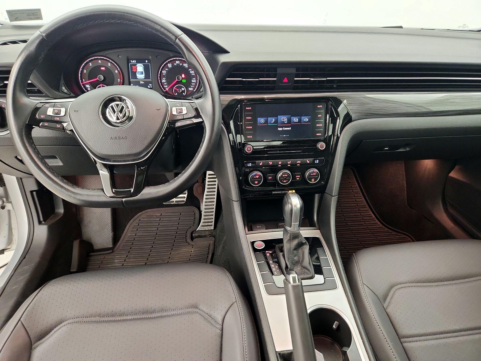 Thumbnail: 2020 Volkswagen Passat - 9