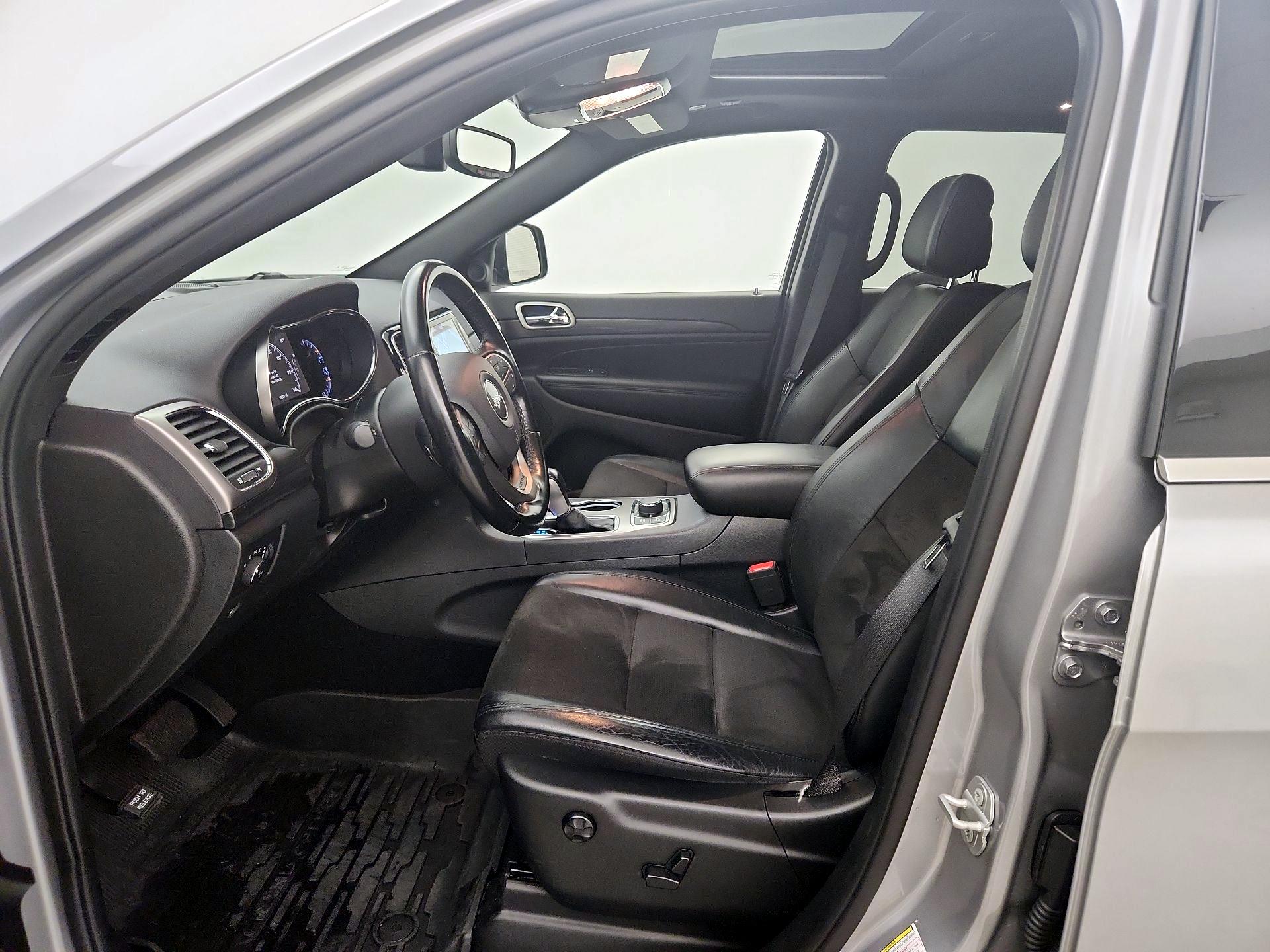 Thumbnail: 2020 Jeep Grand Cherokee - 11