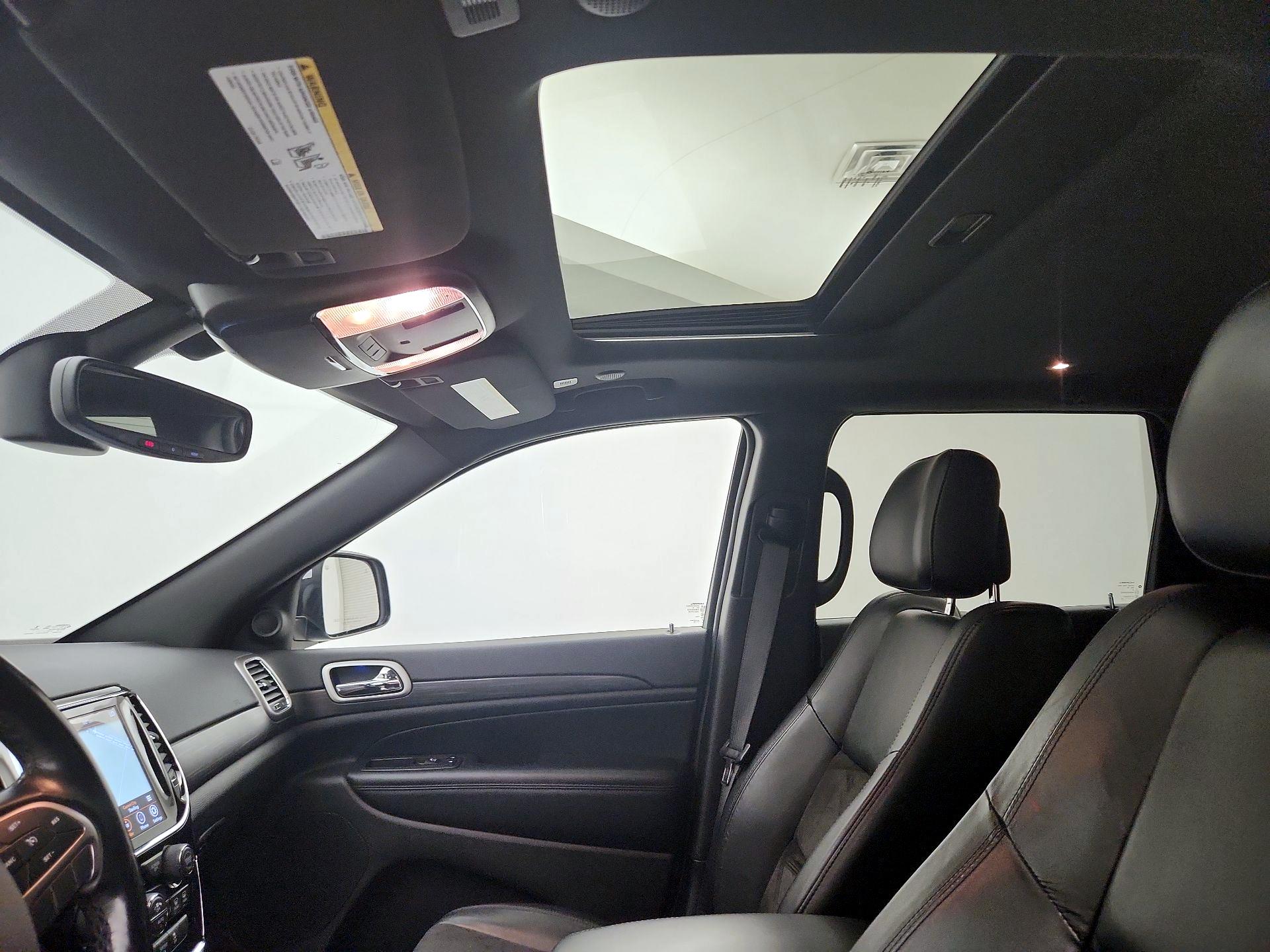 Thumbnail: 2020 Jeep Grand Cherokee - 20