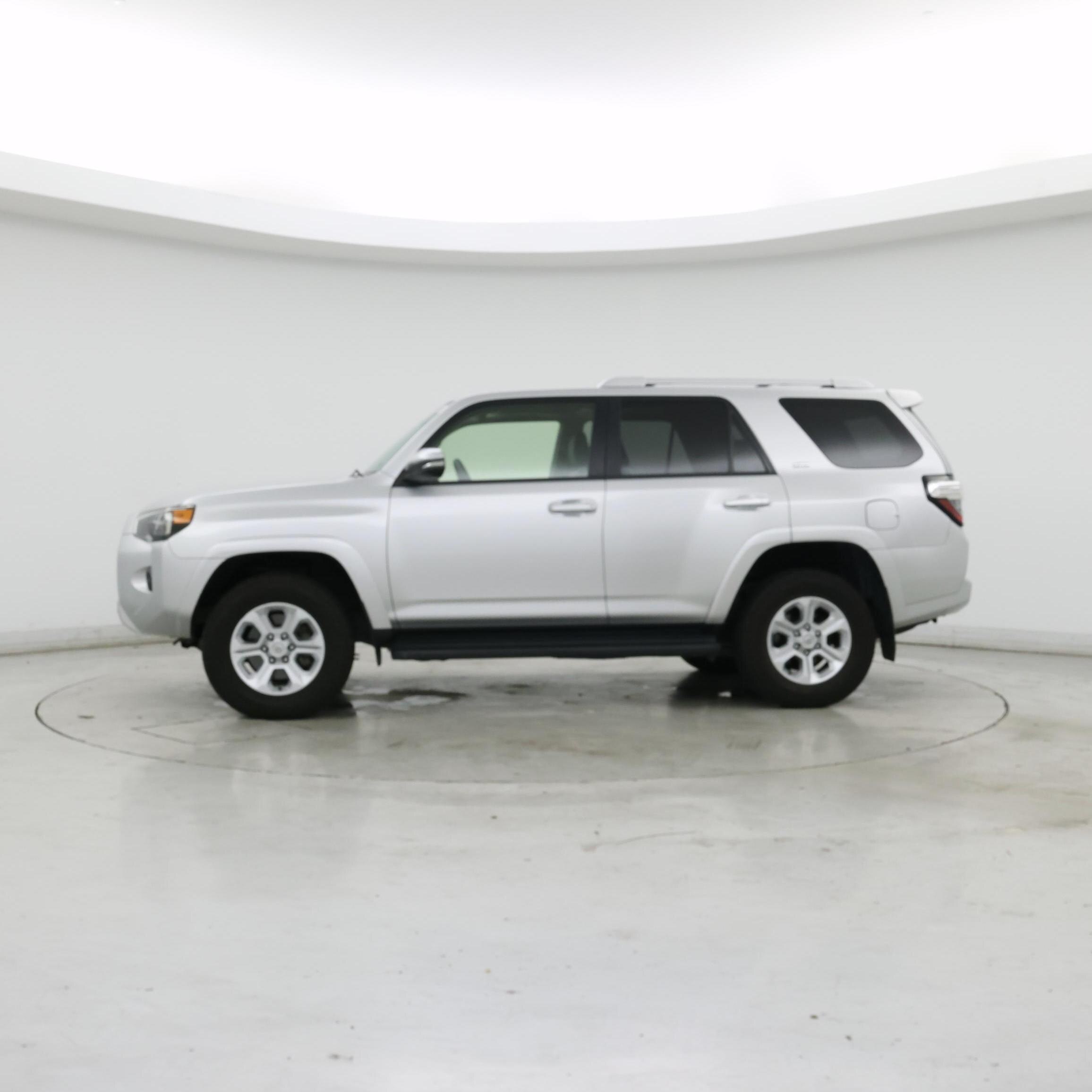 Thumbnail: 2018 Toyota 4Runner - 3
