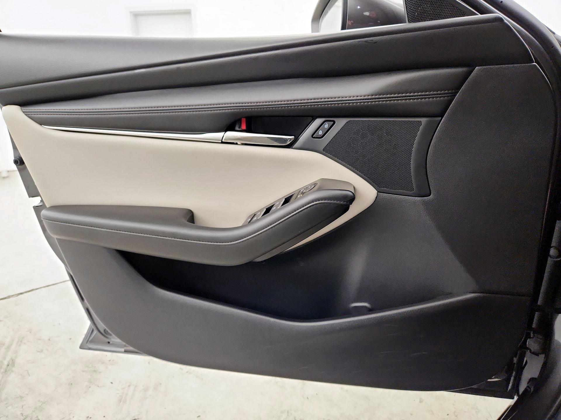 Thumbnail: 2021 Mazda Mazda3 - 12