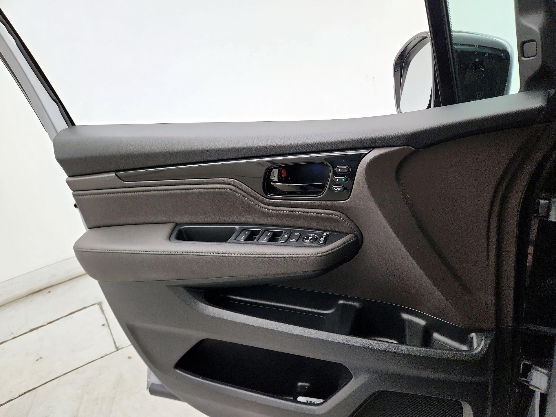 Thumbnail: 2020 Honda Odyssey - 10