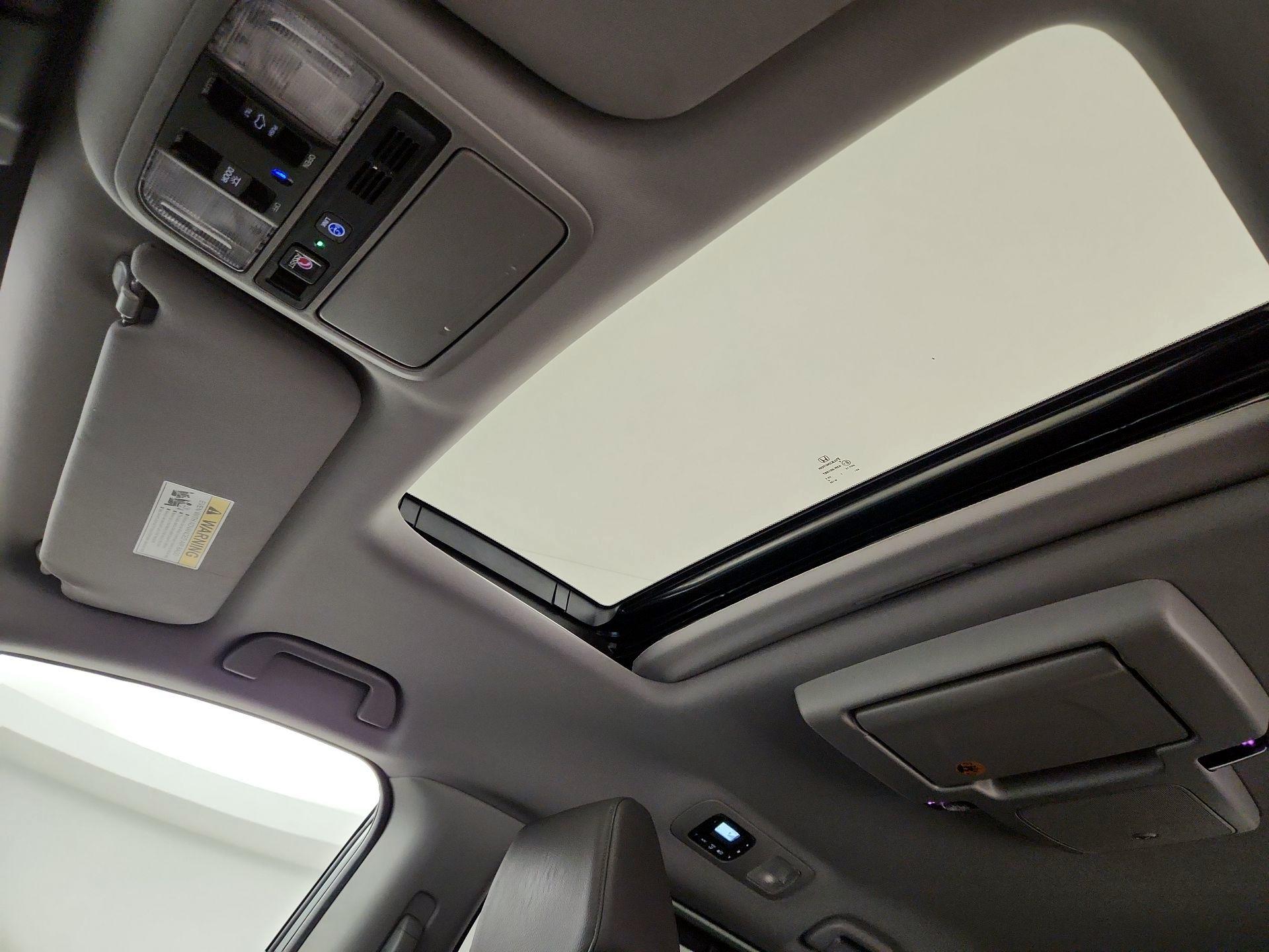 Thumbnail: 2020 Honda Odyssey - 18