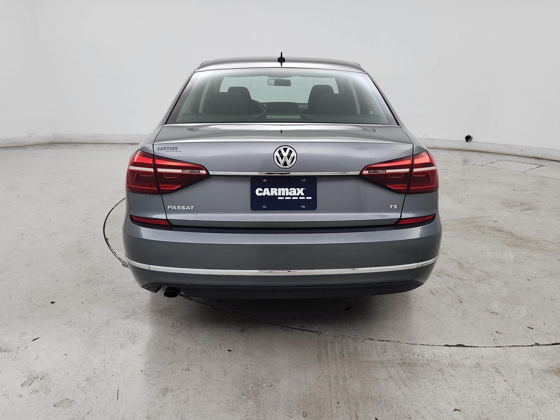 Thumbnail: 2017 Volkswagen Passat - 6