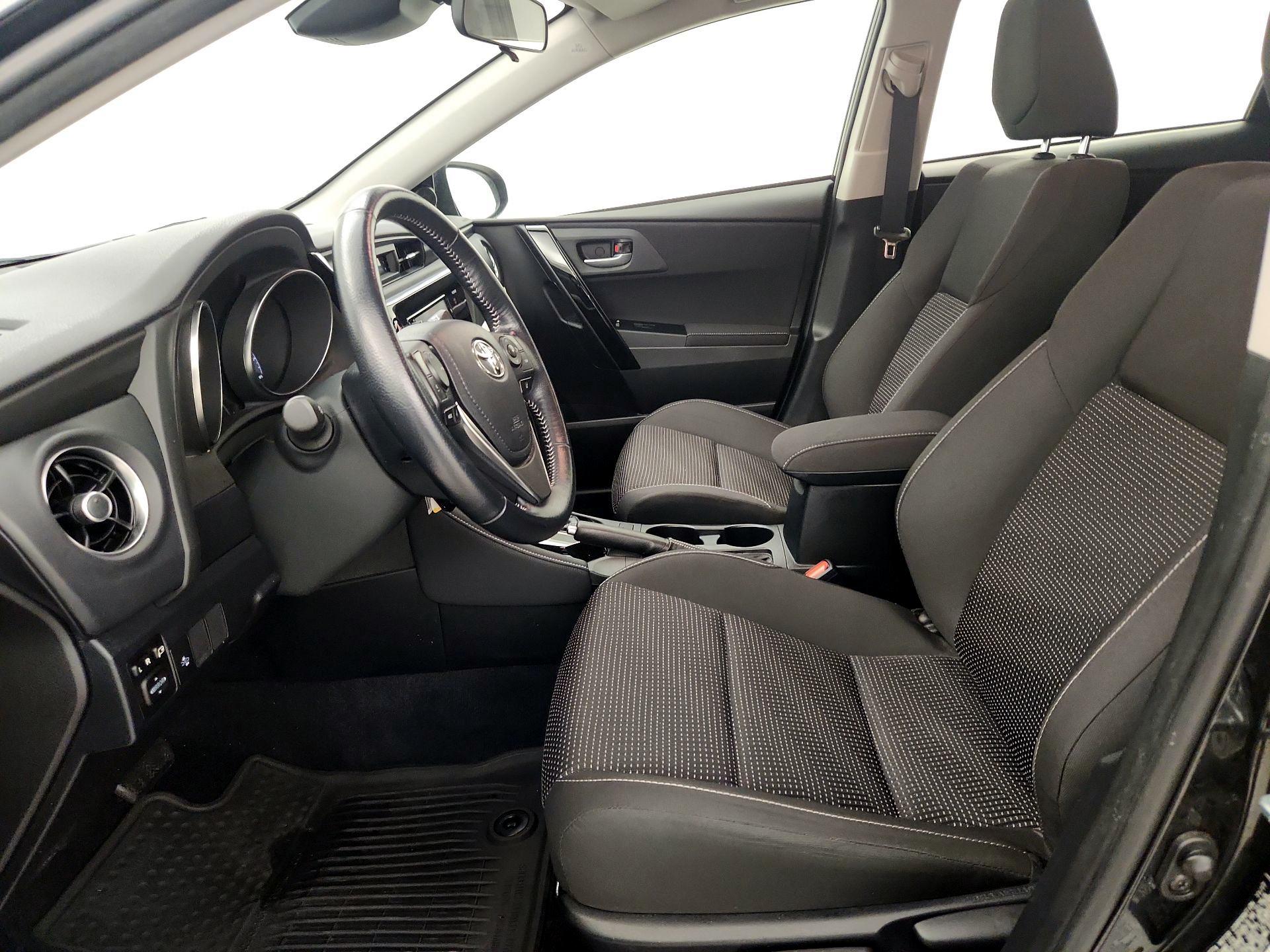 Thumbnail: 2018 Toyota Corolla iM - 11
