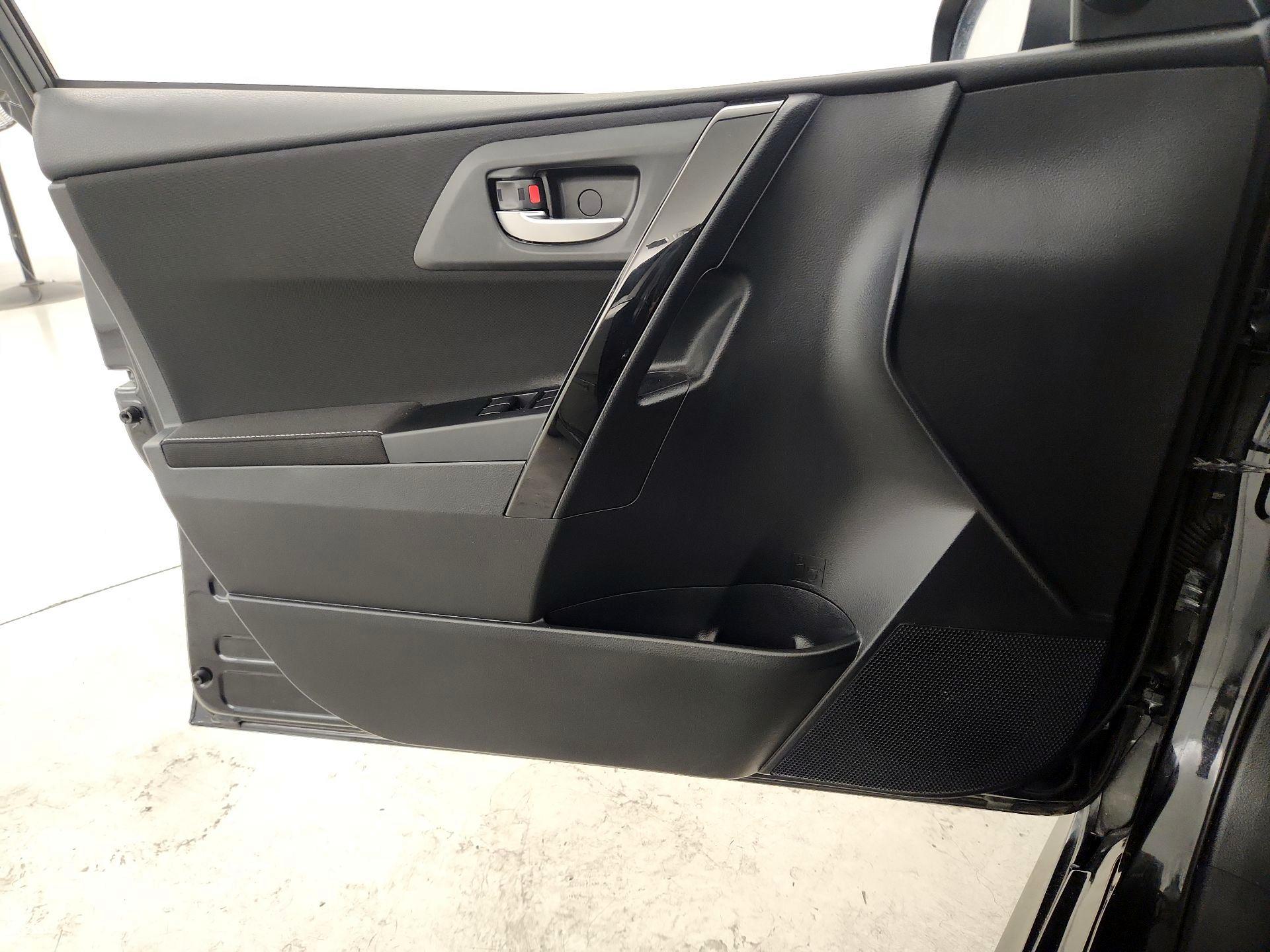 Thumbnail: 2018 Toyota Corolla iM - 12