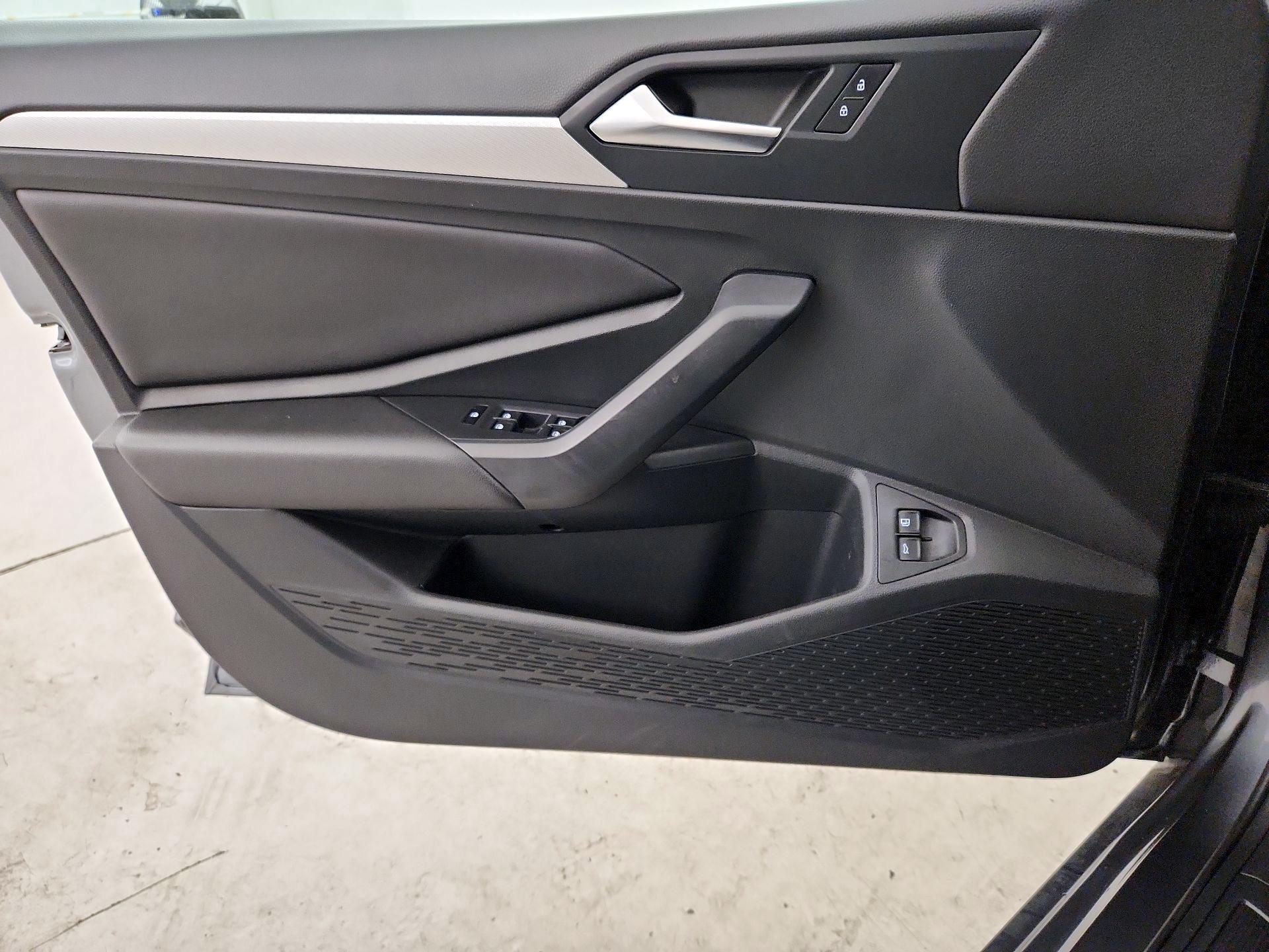 Thumbnail: 2020 Volkswagen Jetta - 12