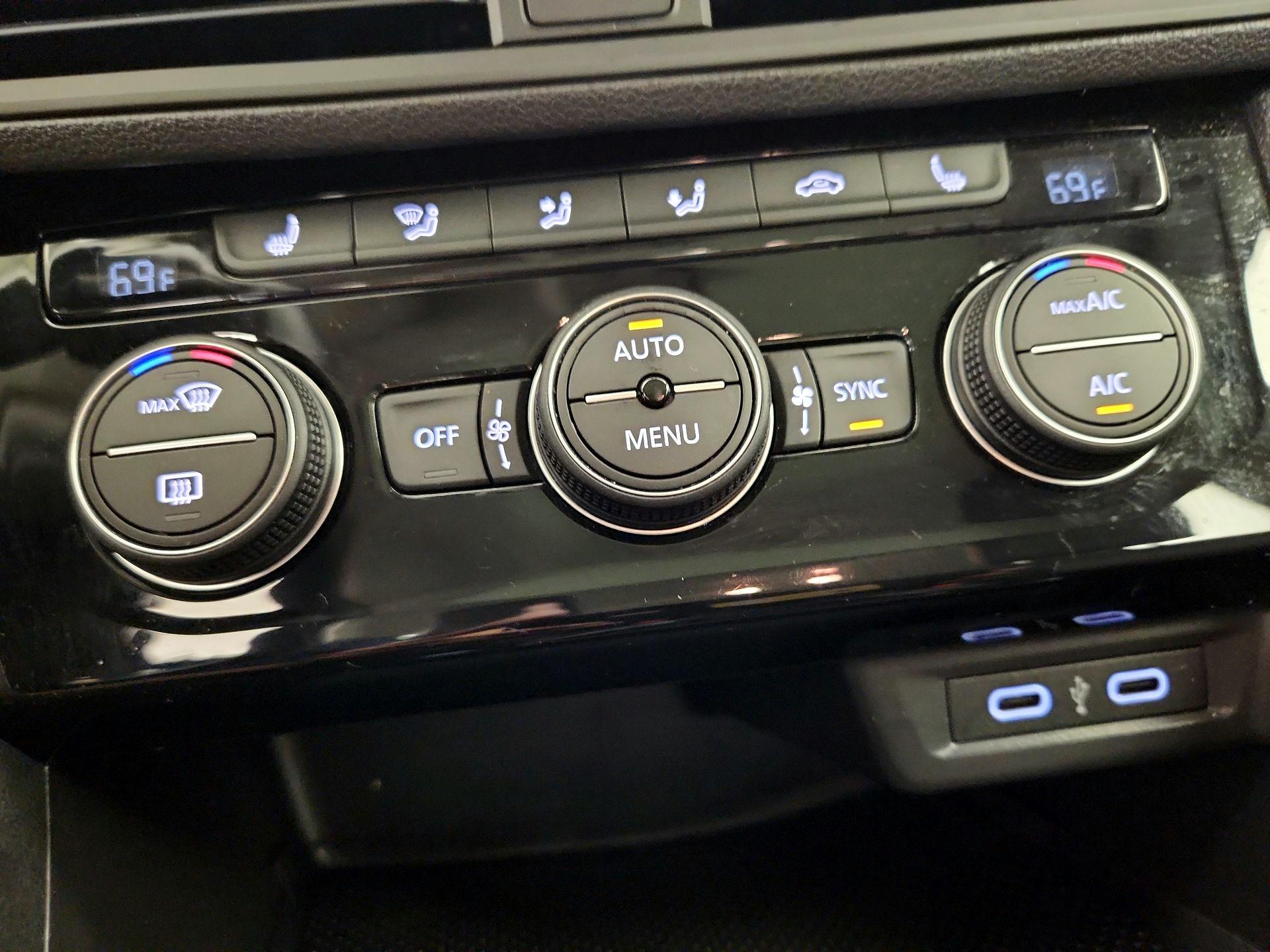 Thumbnail: 2020 Volkswagen Jetta - 16