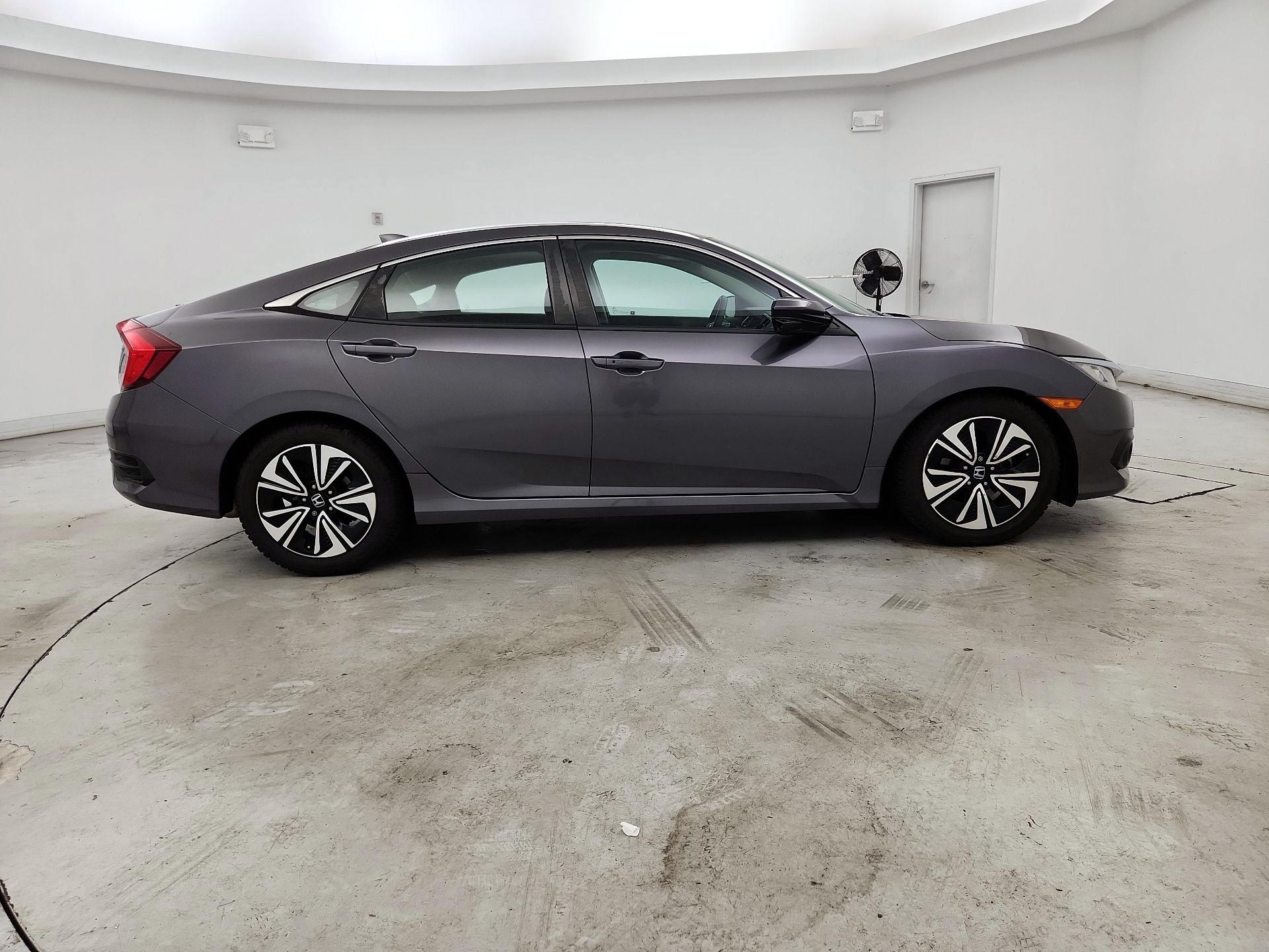 Thumbnail: 2017 Honda Civic - 4