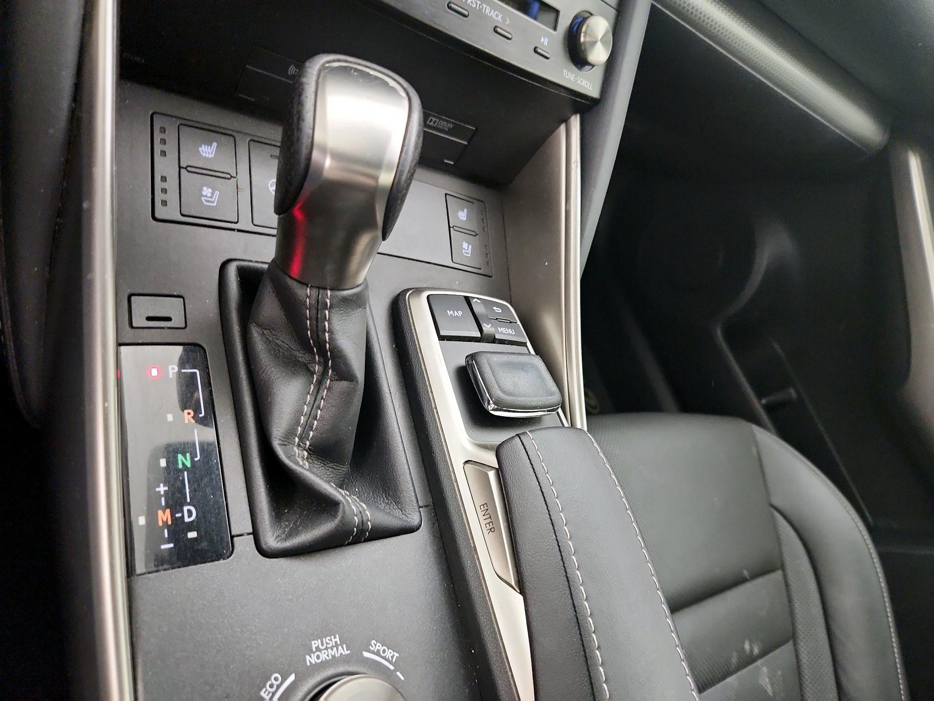Thumbnail: 2017 Lexus IS - 18