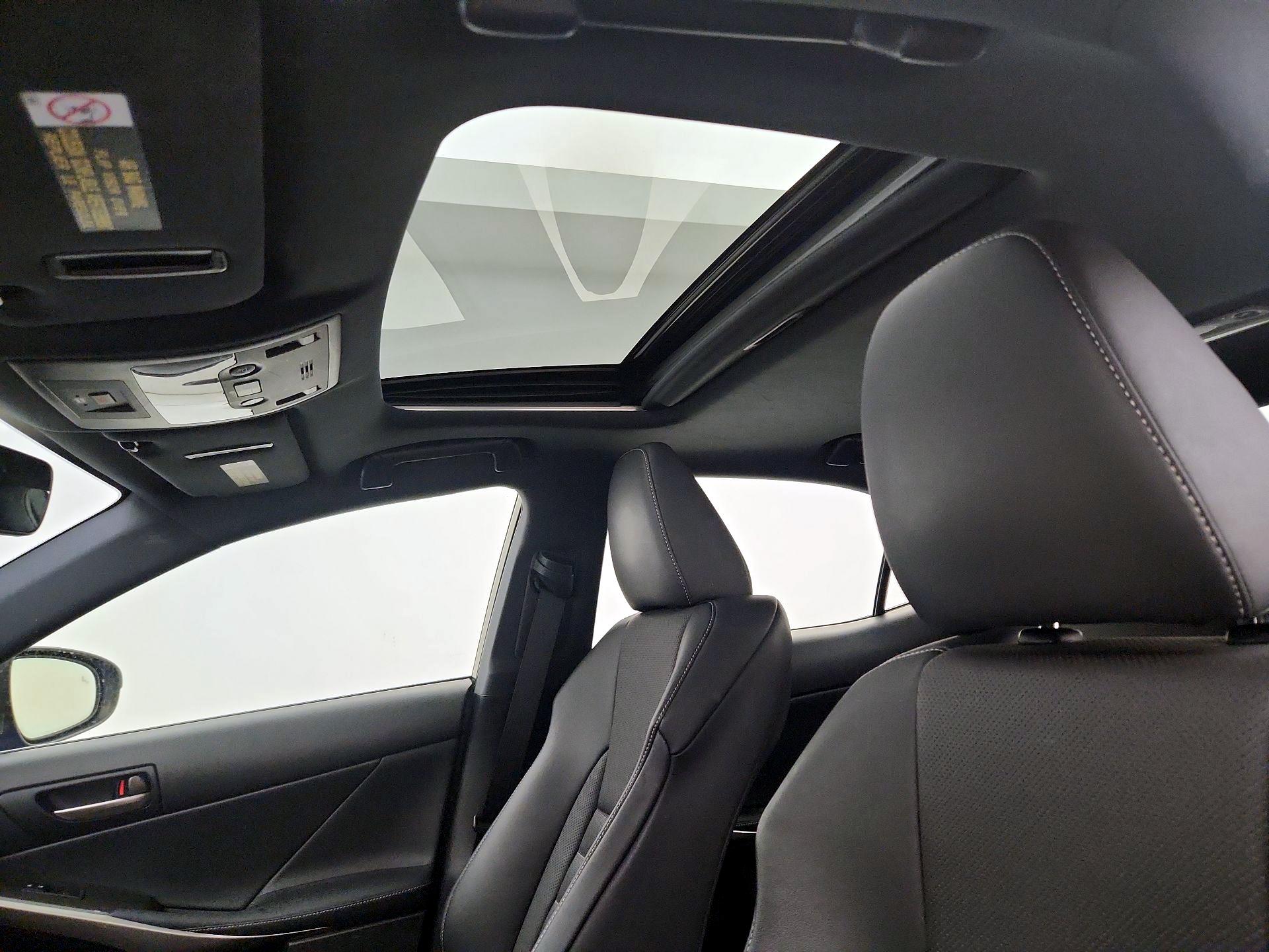 Thumbnail: 2017 Lexus IS - 20