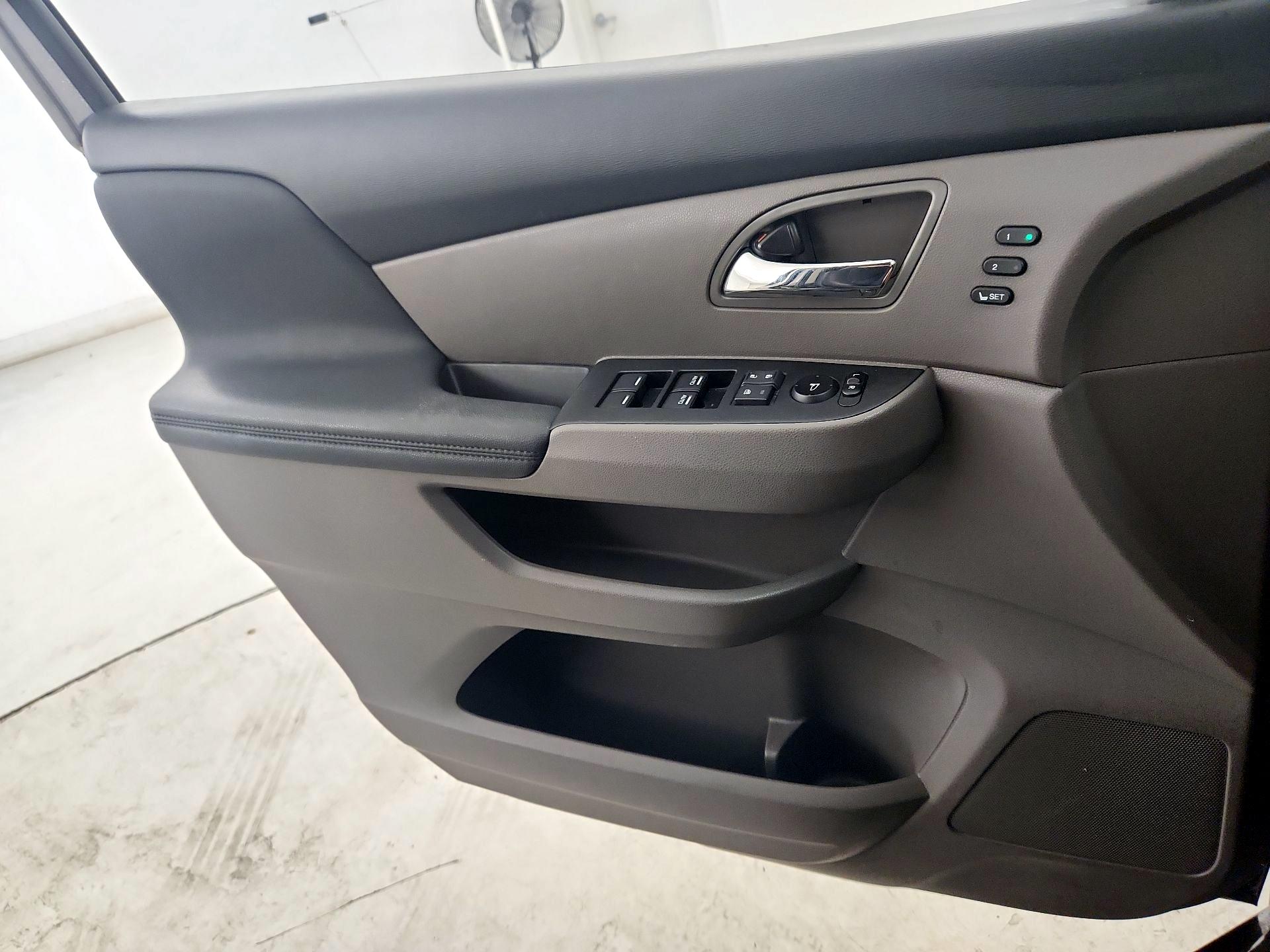 Thumbnail: 2017 Honda Odyssey - 12