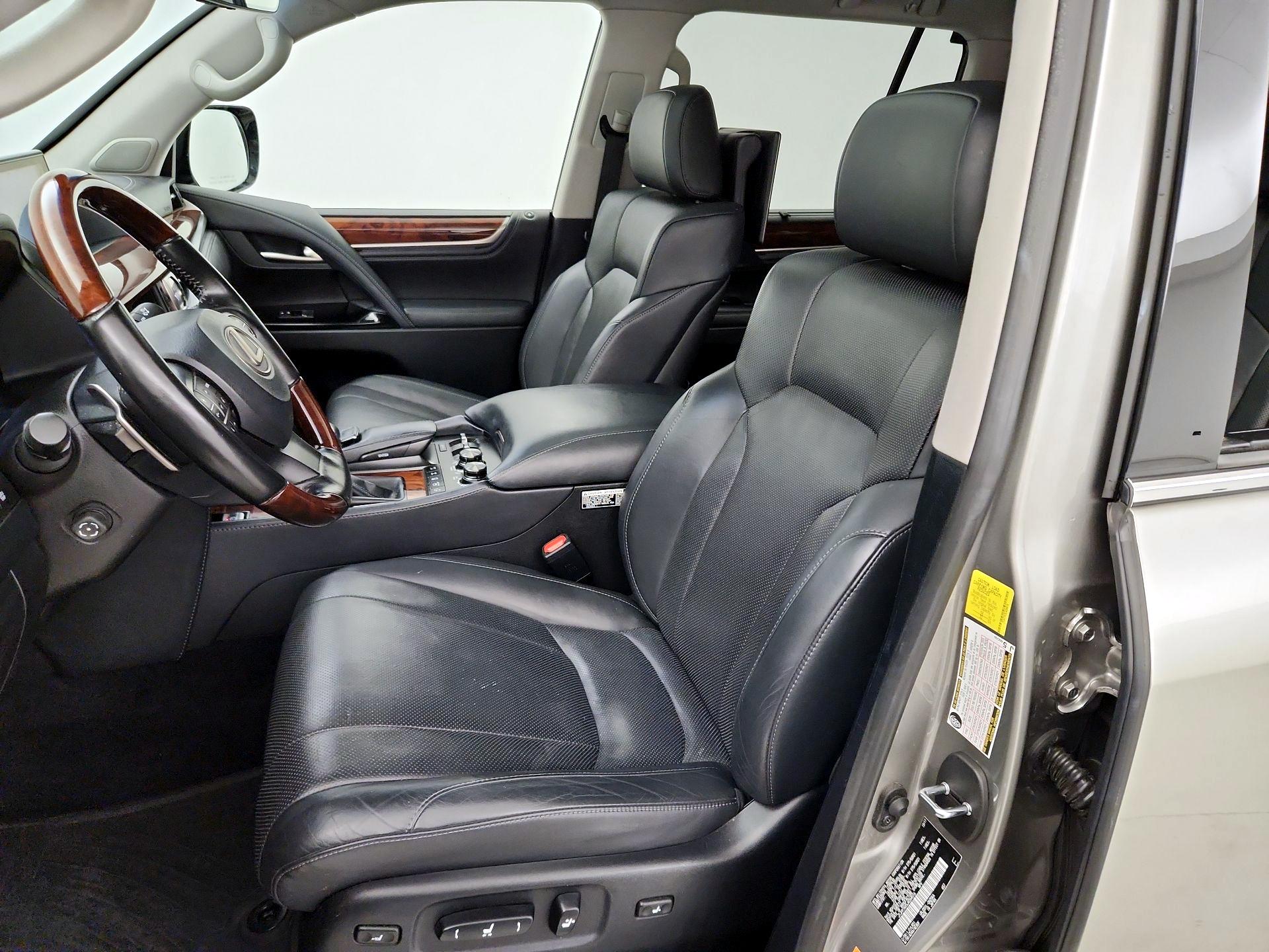 Thumbnail: 2018 Lexus LX - 11