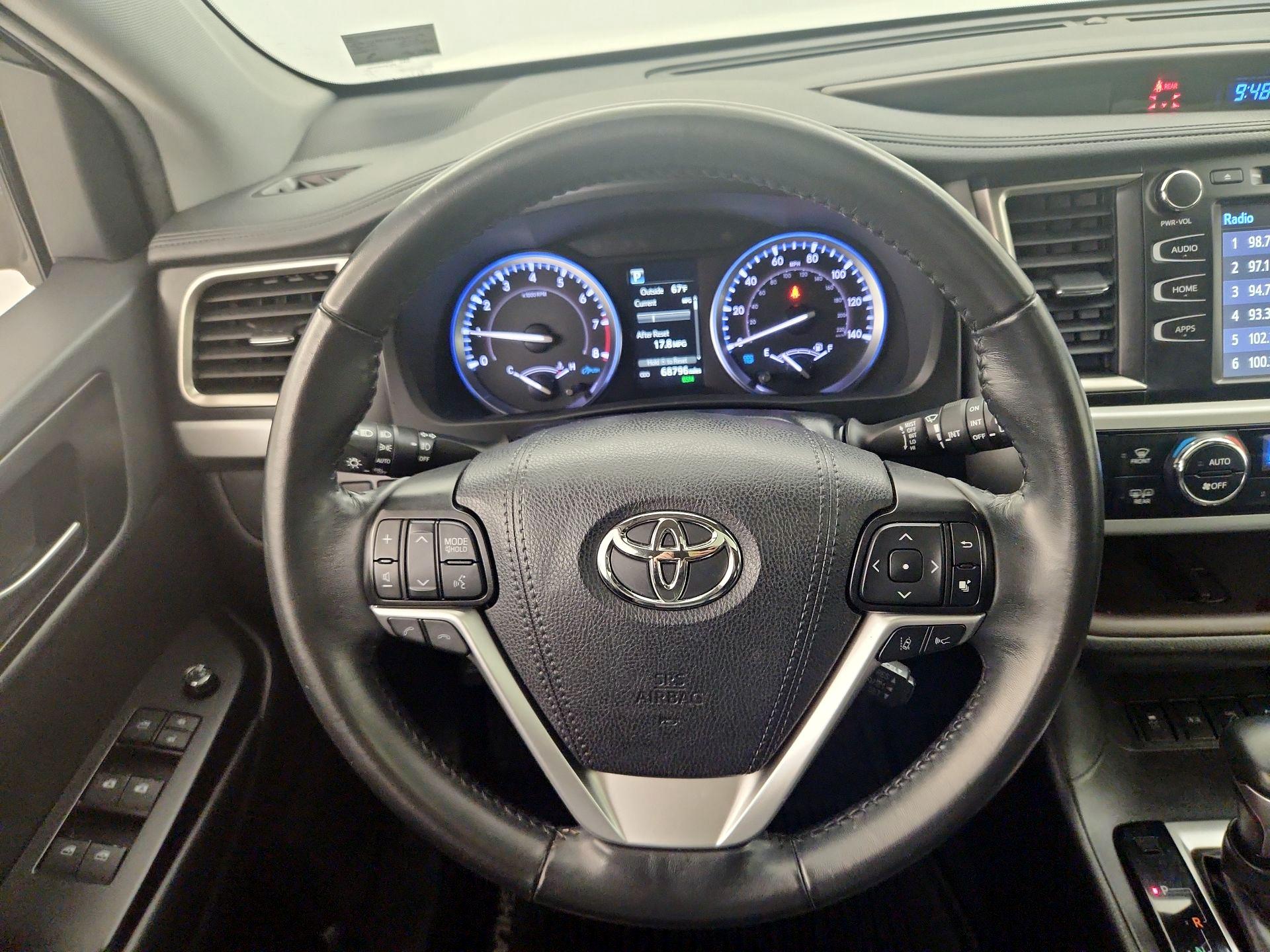 Thumbnail: 2019 Toyota Highlander - 10