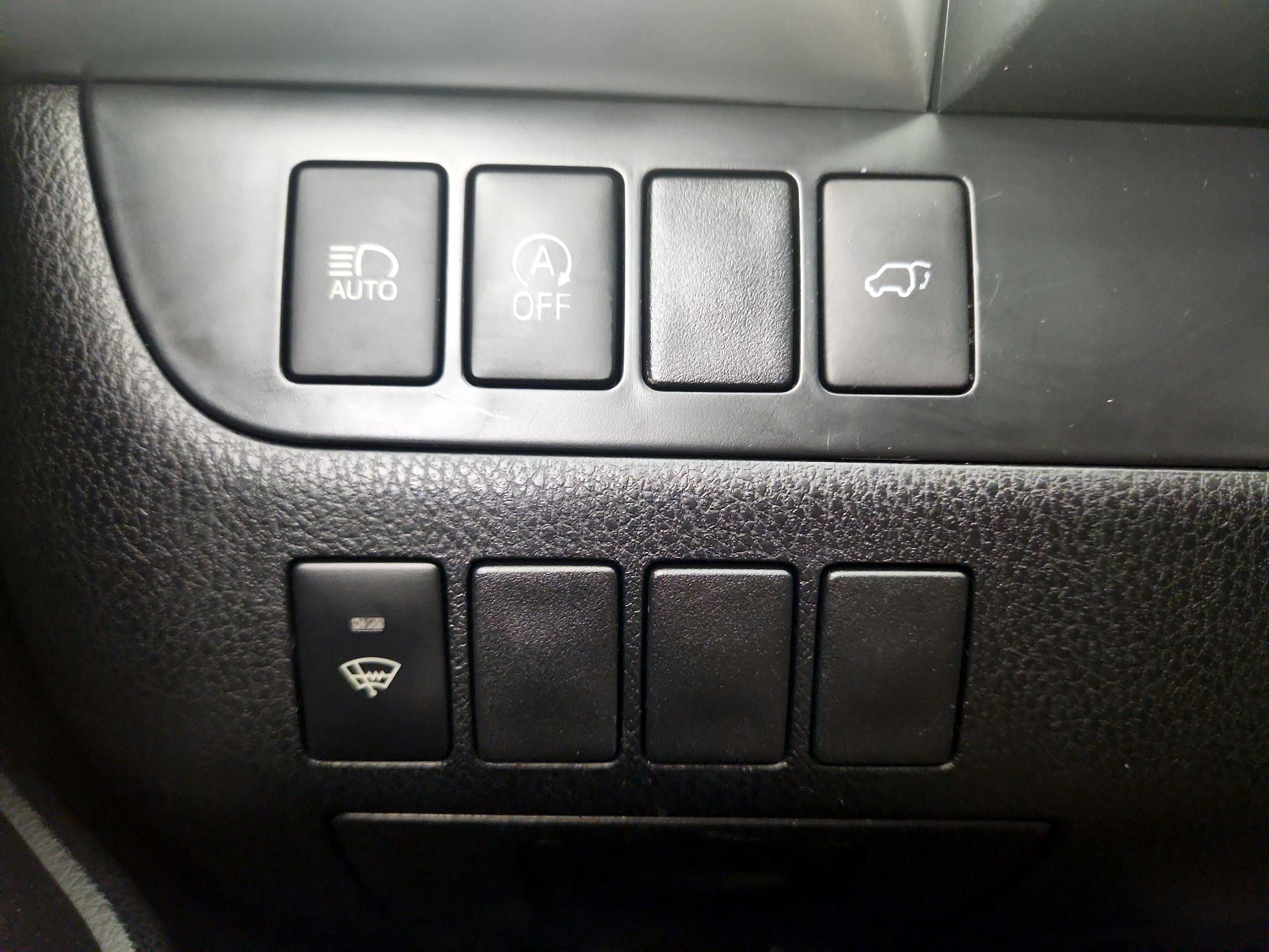 Thumbnail: 2019 Toyota Highlander - 13