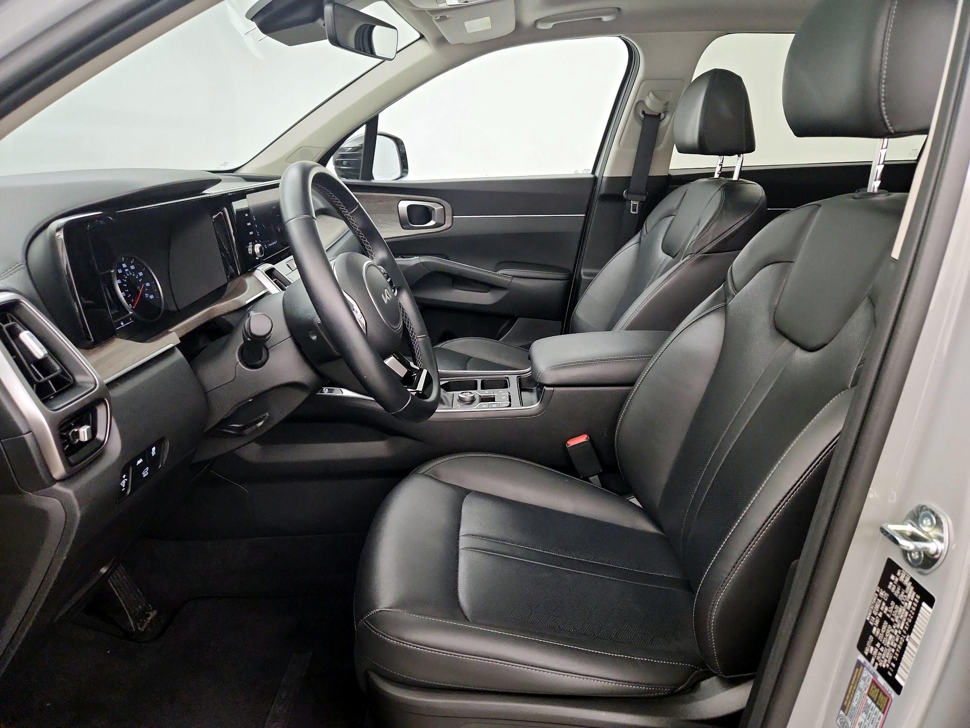 Thumbnail: 2023 Kia Sorento - 11