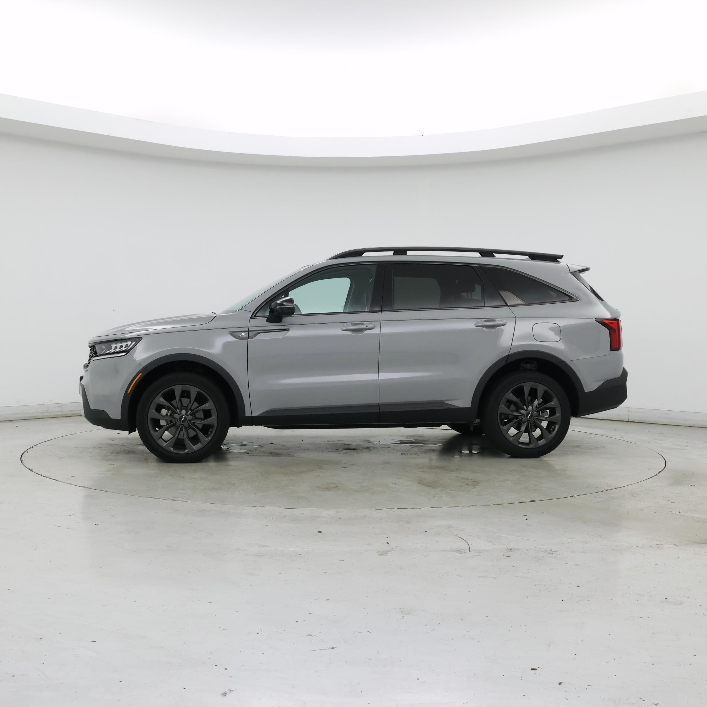 Thumbnail: 2023 Kia Sorento - 3