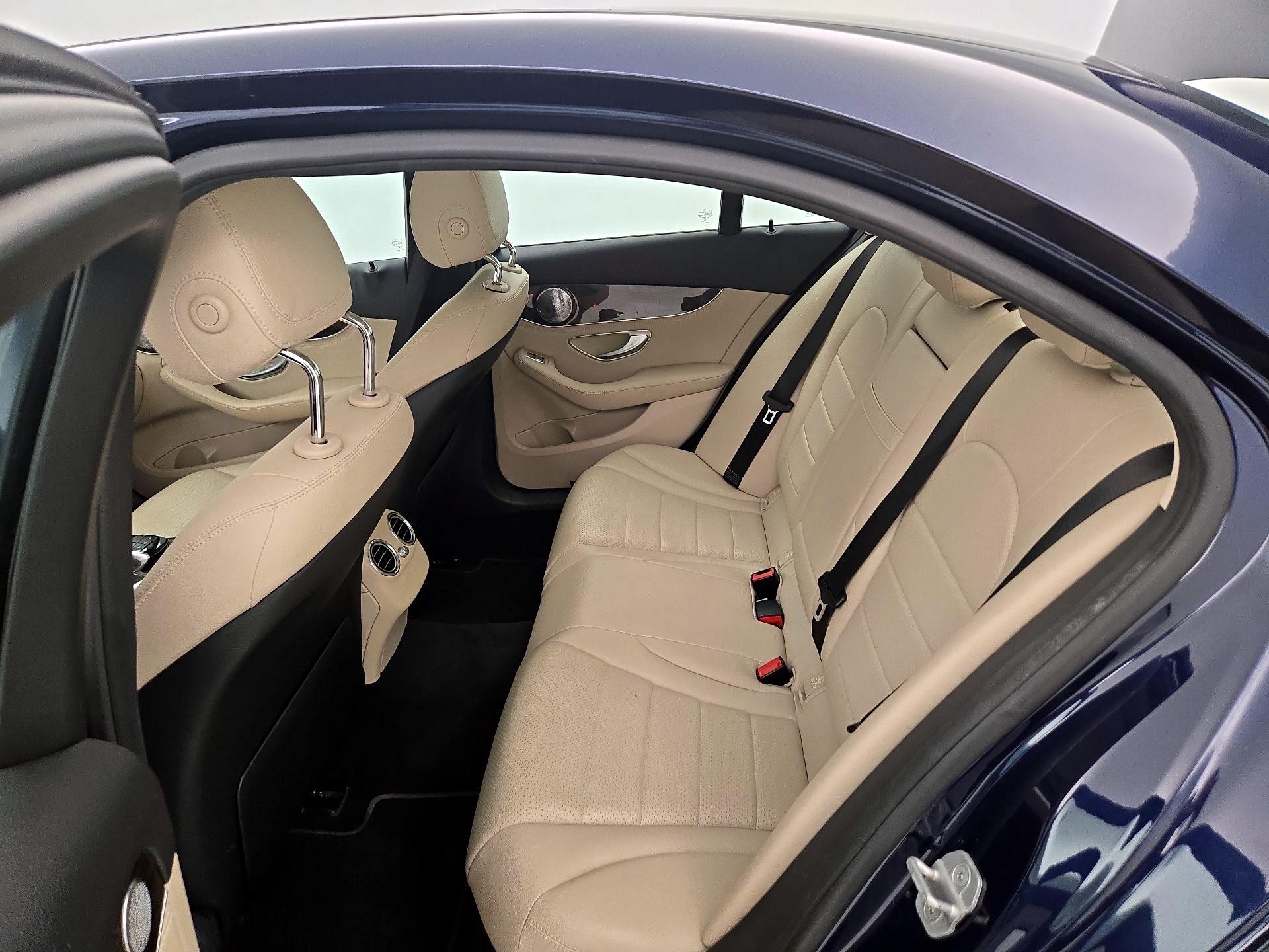 Thumbnail: 2015 Mercedes-Benz C-Class - 20