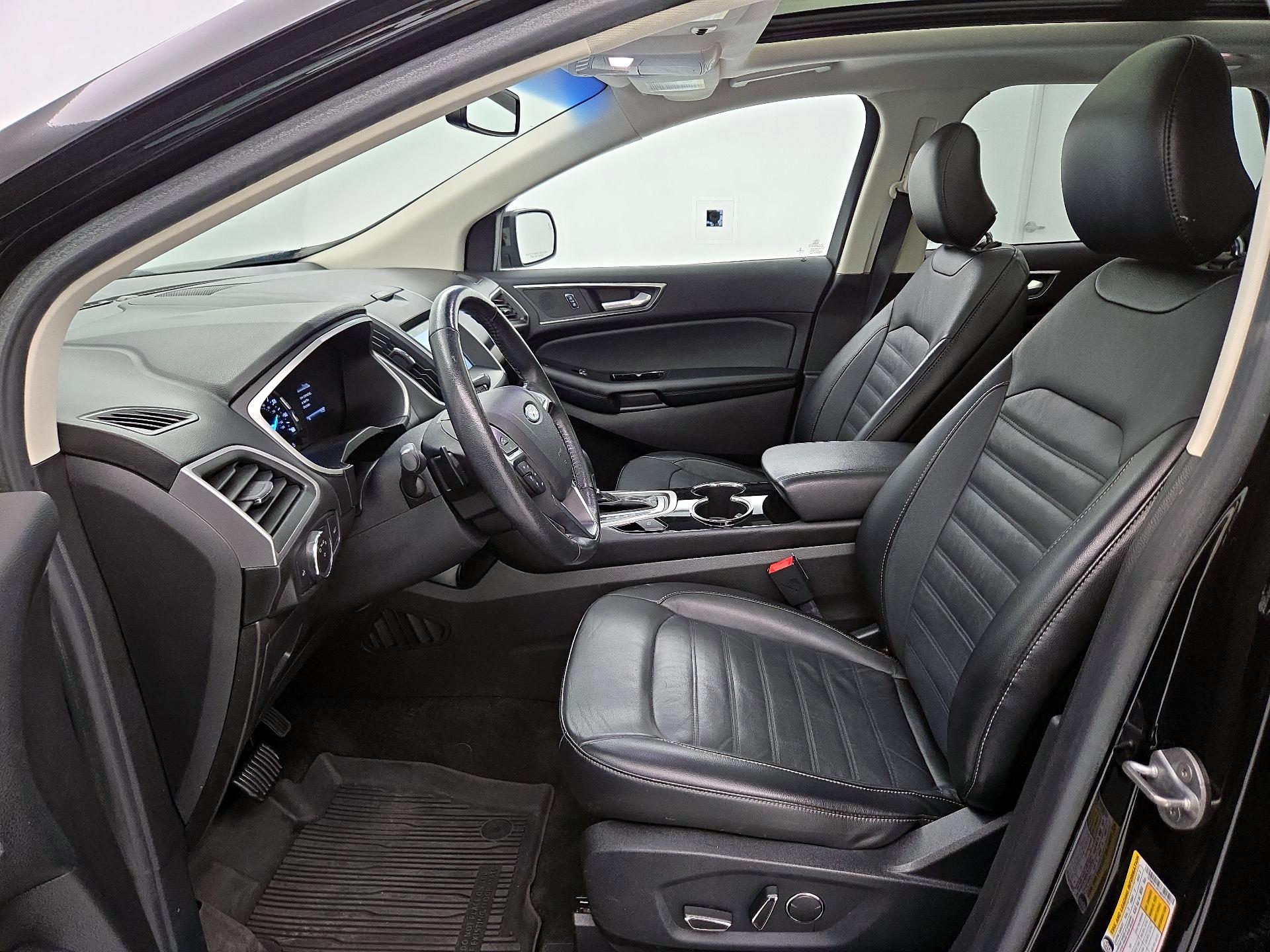 Thumbnail: 2017 Ford Edge - 11
