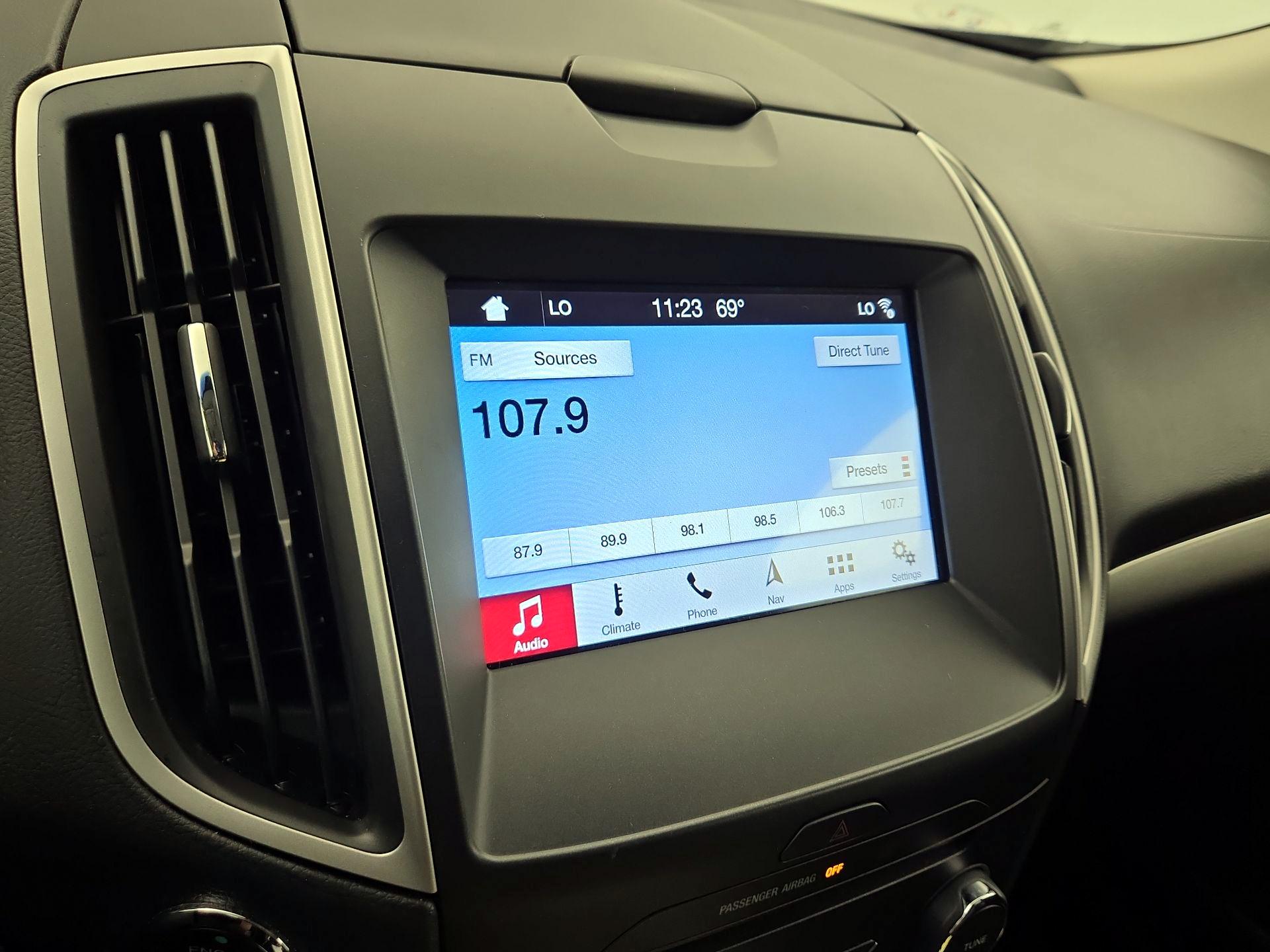 Thumbnail: 2017 Ford Edge - 16