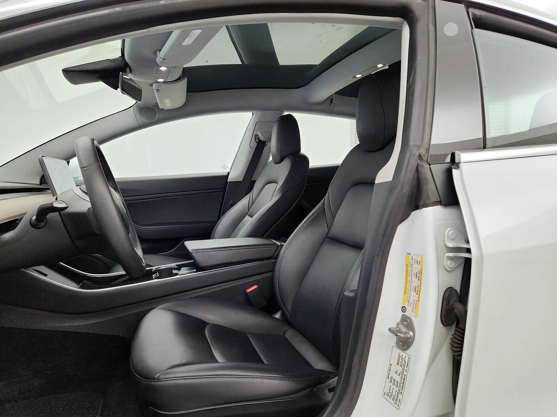 Thumbnail: 2020 Tesla Model 3 - 18