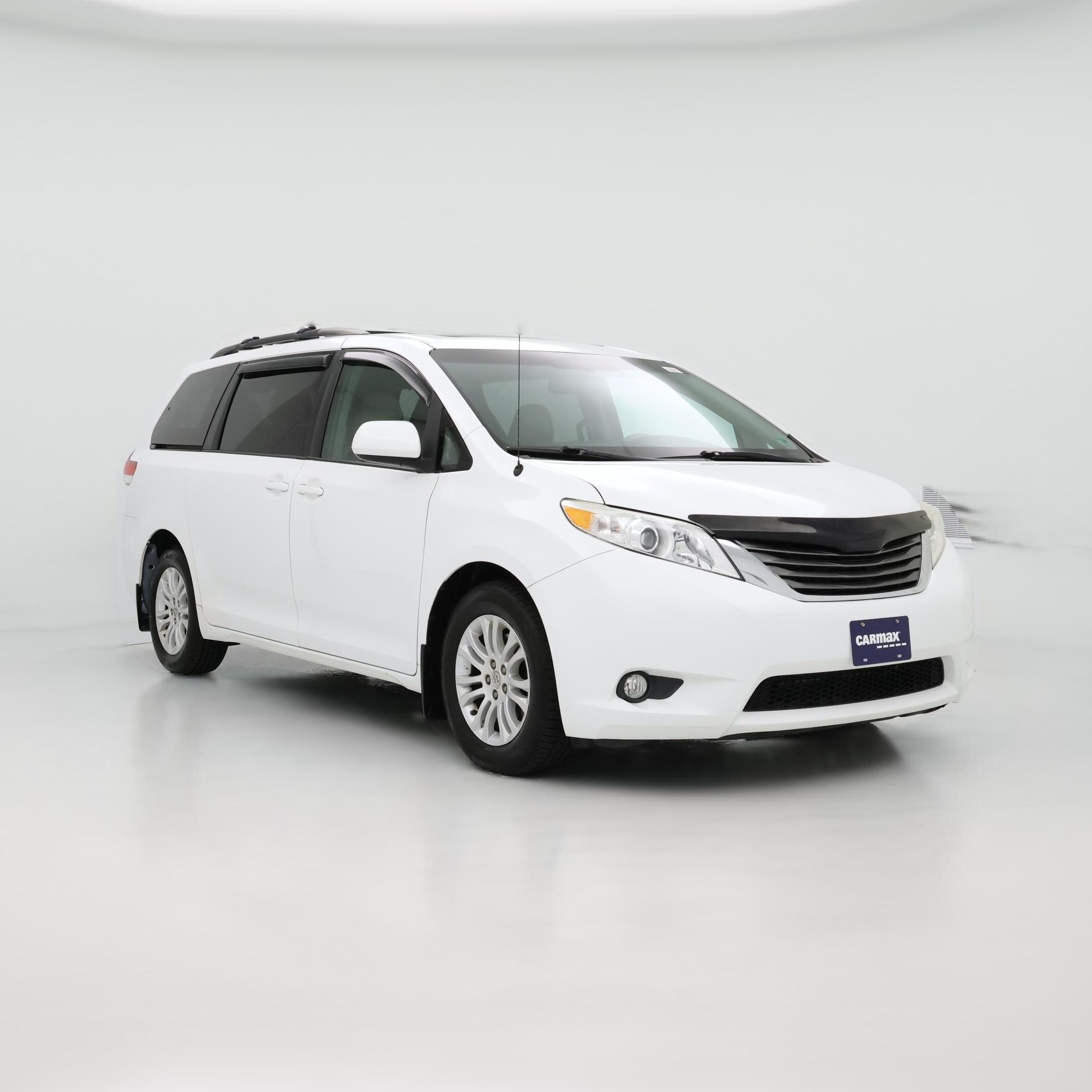 Thumbnail: 2014 Toyota Sienna - 1