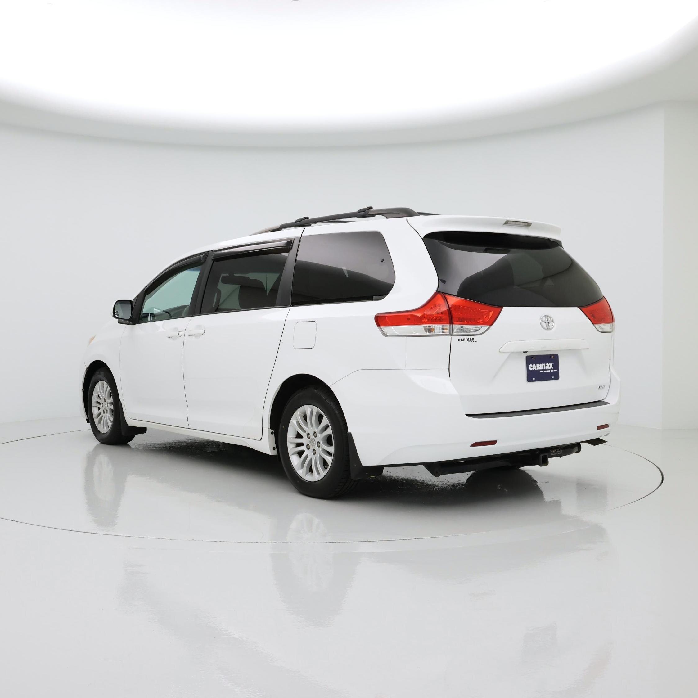 Thumbnail: 2014 Toyota Sienna - 2