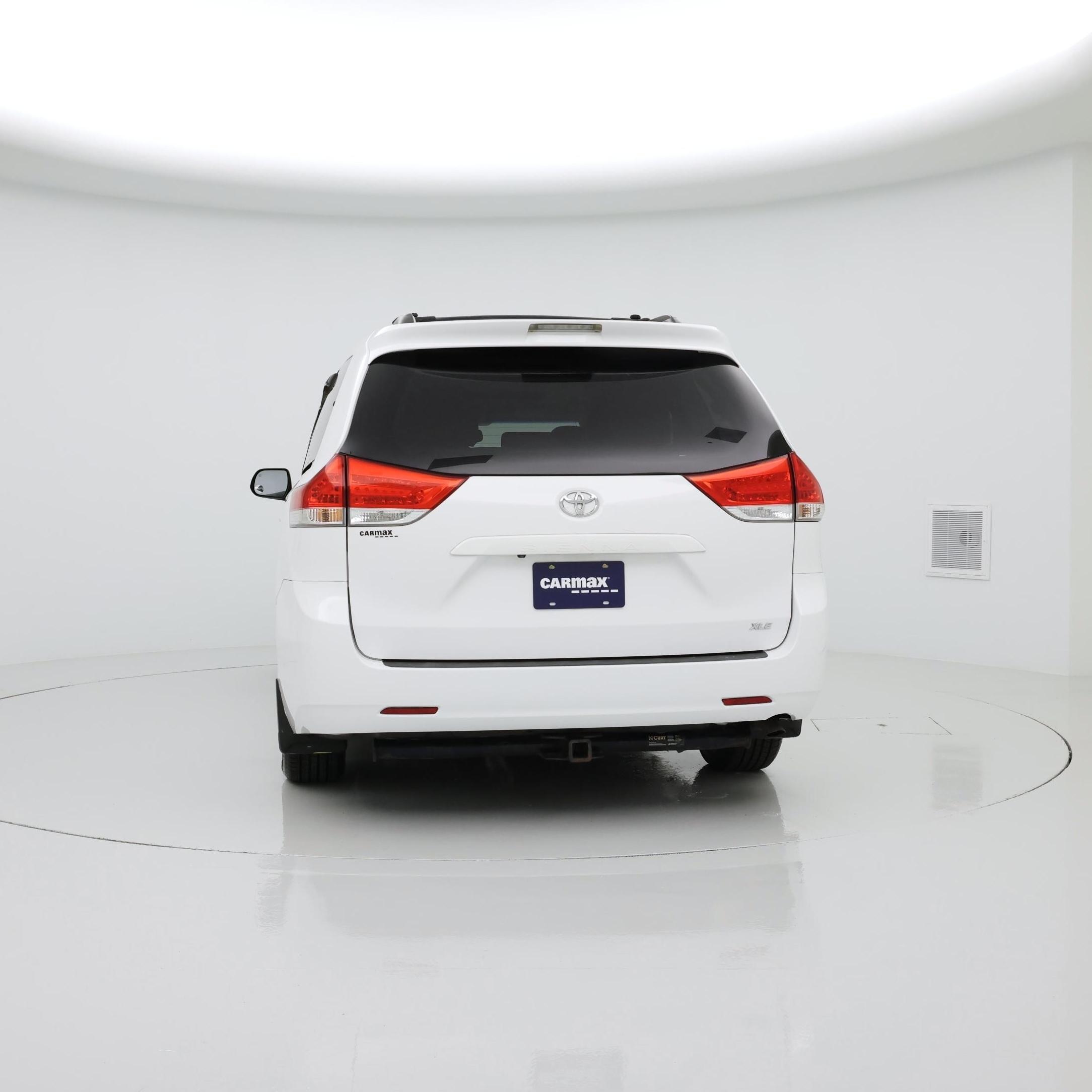 Thumbnail: 2014 Toyota Sienna - 6