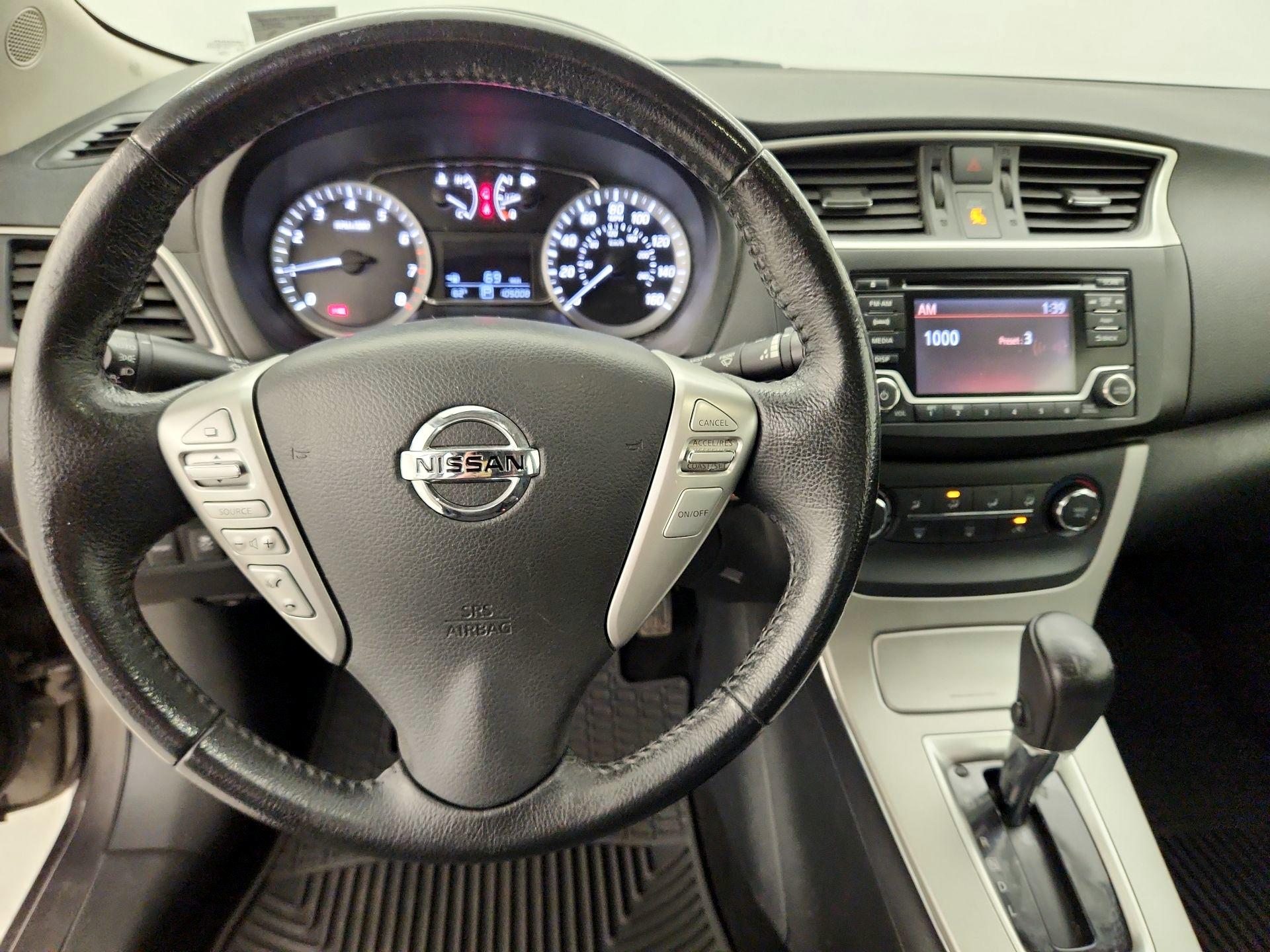 Thumbnail: 2015 Nissan Sentra - 10