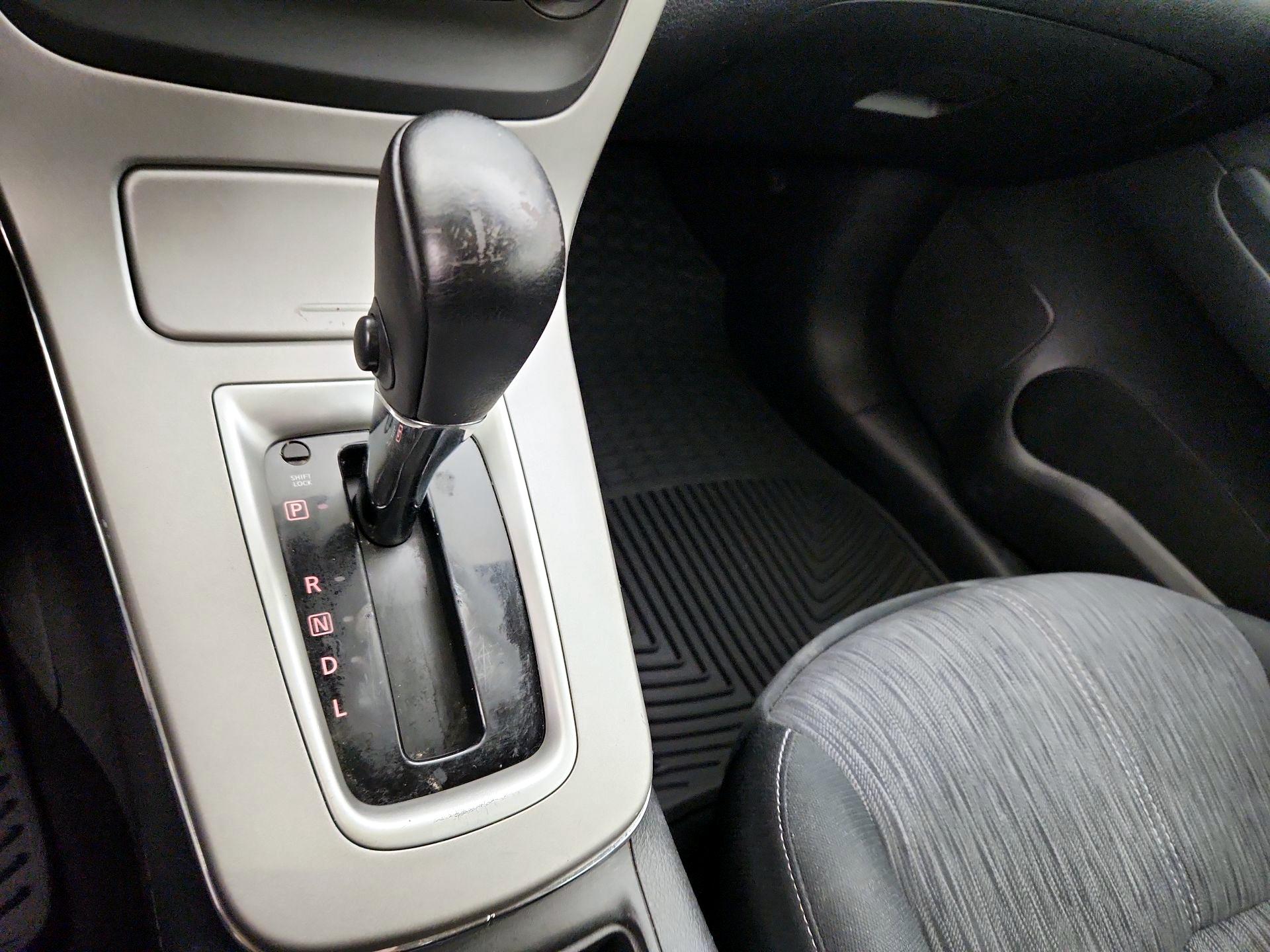 Thumbnail: 2015 Nissan Sentra - 17