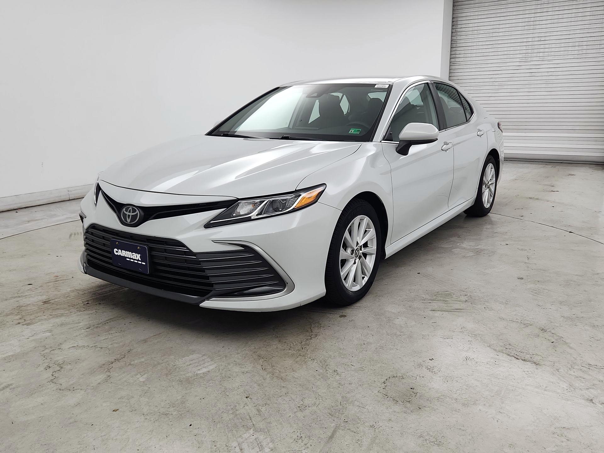 Thumbnail: 2022 Toyota Camry - 3