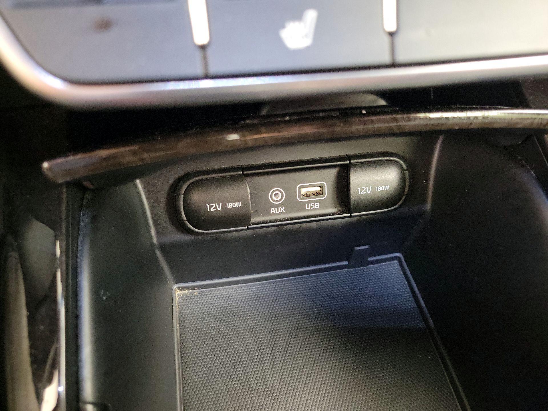 Thumbnail: 2018 Kia Sorento - 18