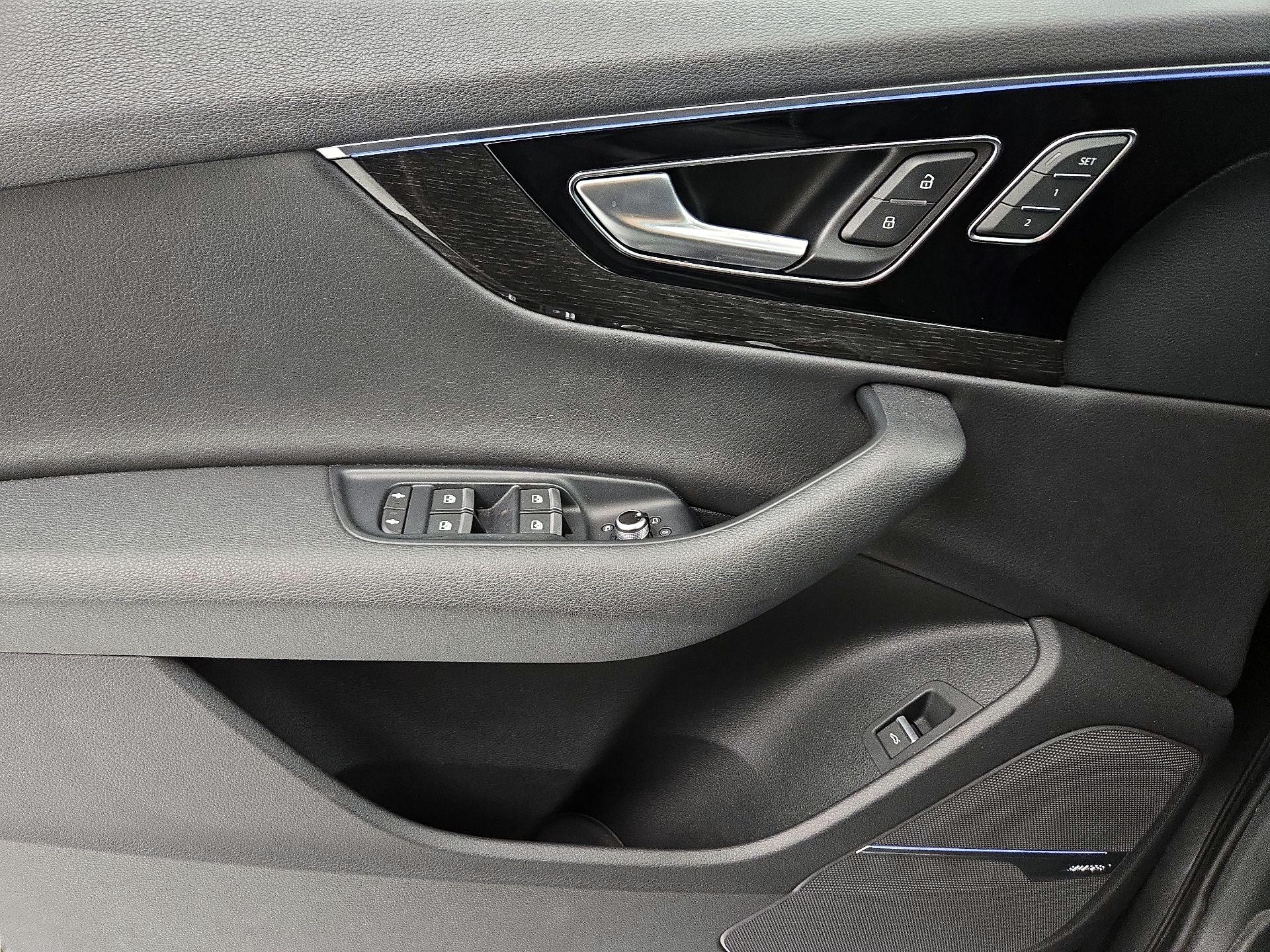 Thumbnail: 2019 Audi Q7 - 12