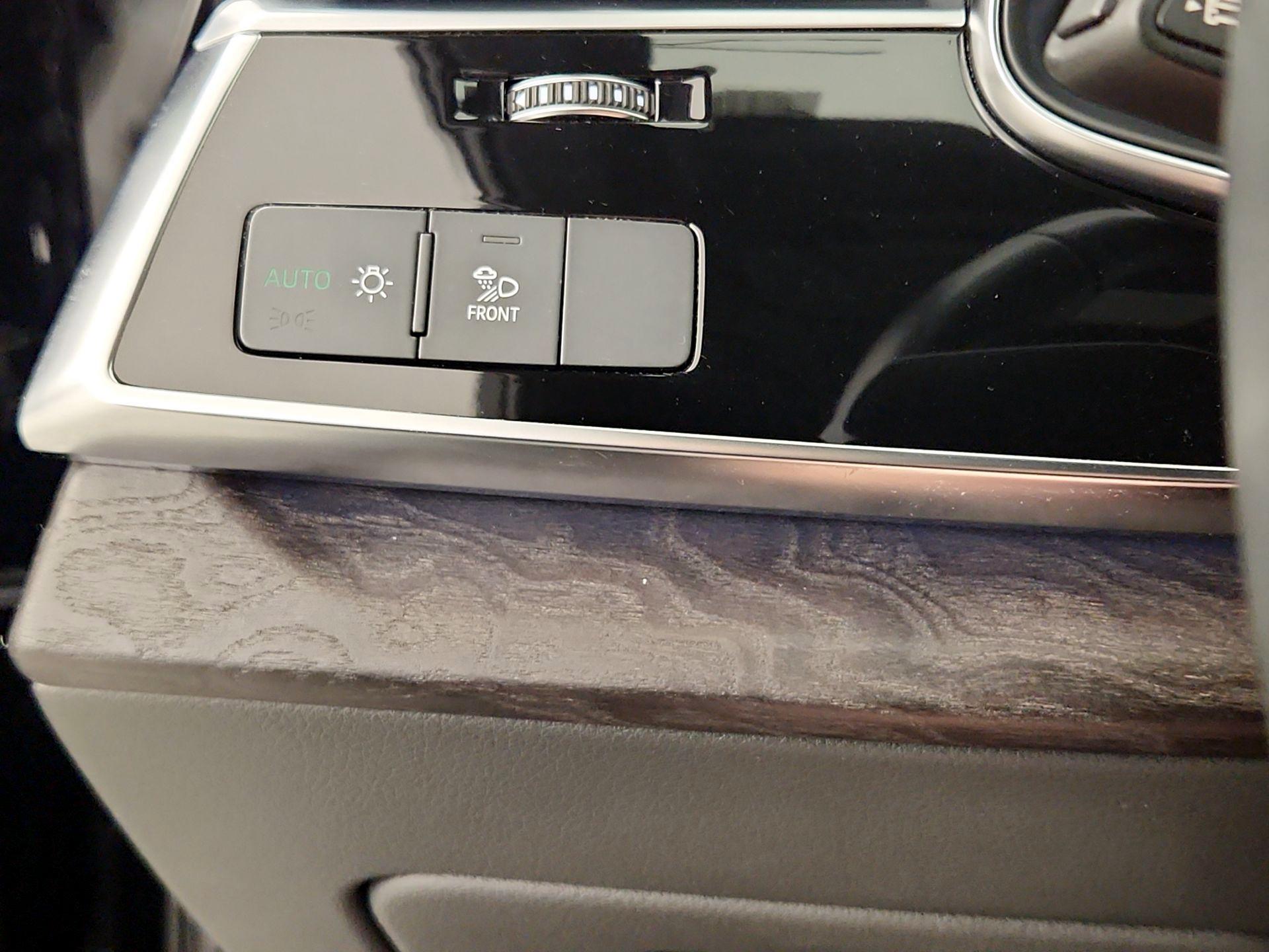 Thumbnail: 2021 Audi Q7 - 11