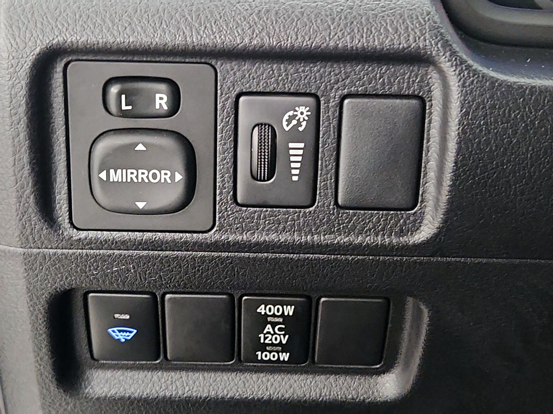 Thumbnail: 2015 Toyota 4Runner - 13