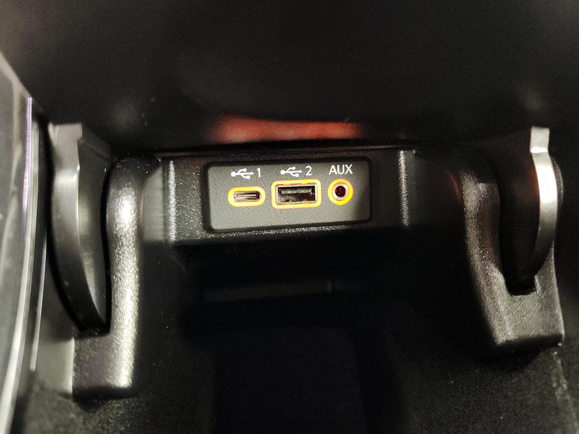 Thumbnail: 2019 Nissan Maxima - 18