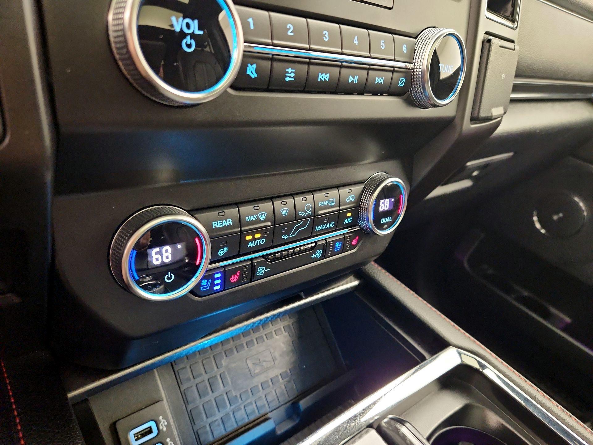 Thumbnail: 2019 Ford Expedition - 17