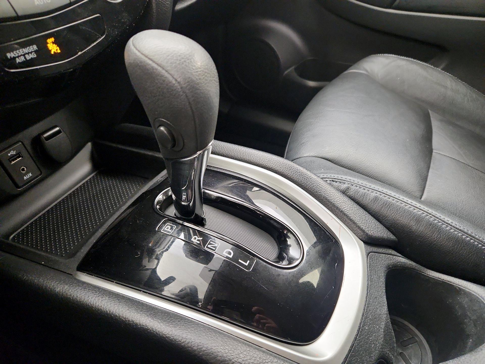 Thumbnail: 2015 Nissan Rogue - 17