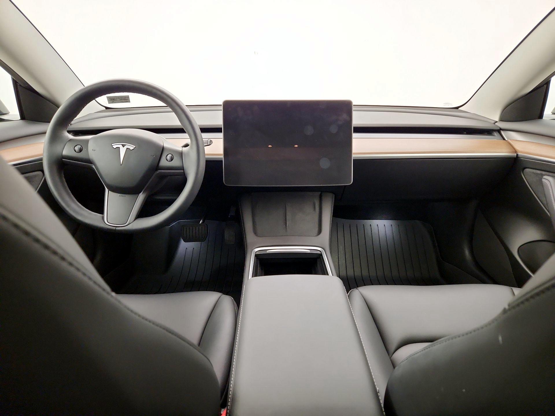 Thumbnail: 2023 Tesla Model 3 - 8