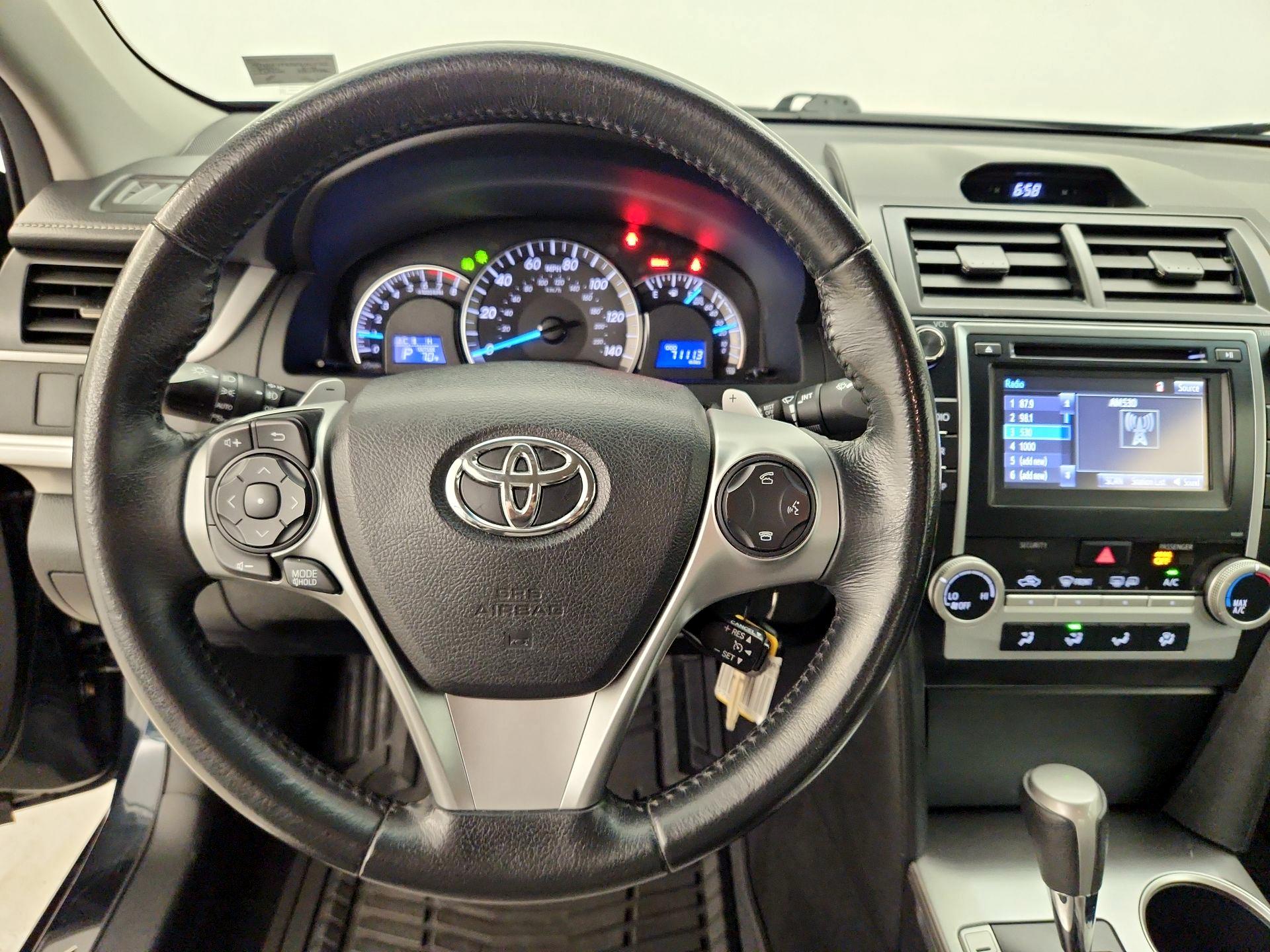 Thumbnail: 2014 Toyota Camry - 10