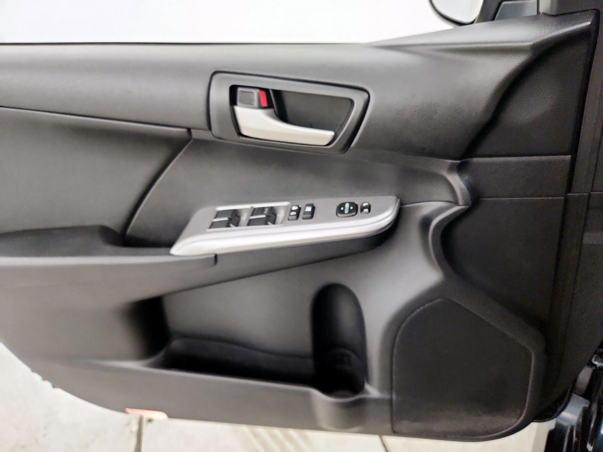 Thumbnail: 2014 Toyota Camry - 12