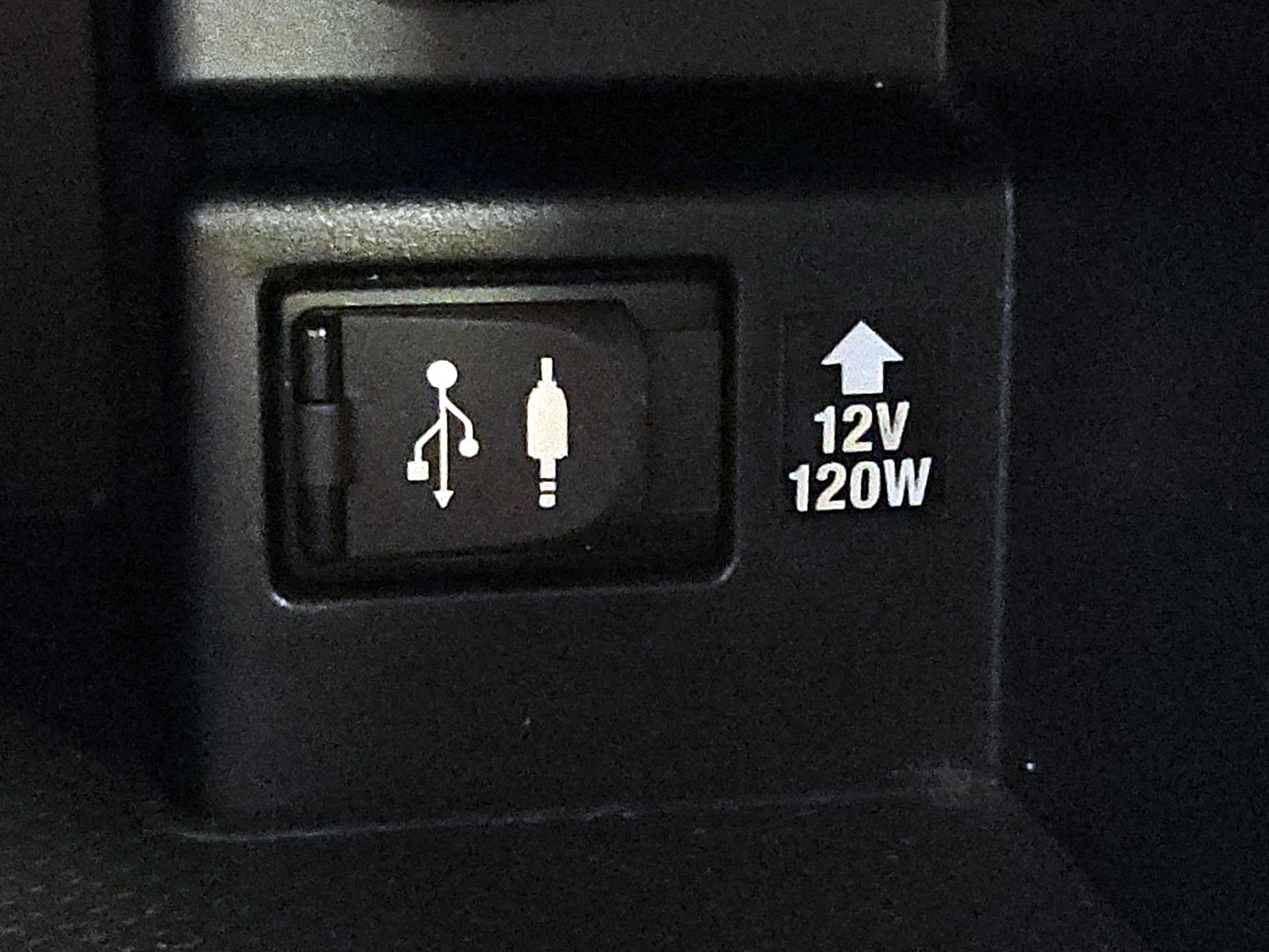 Thumbnail: 2014 Toyota Camry - 18