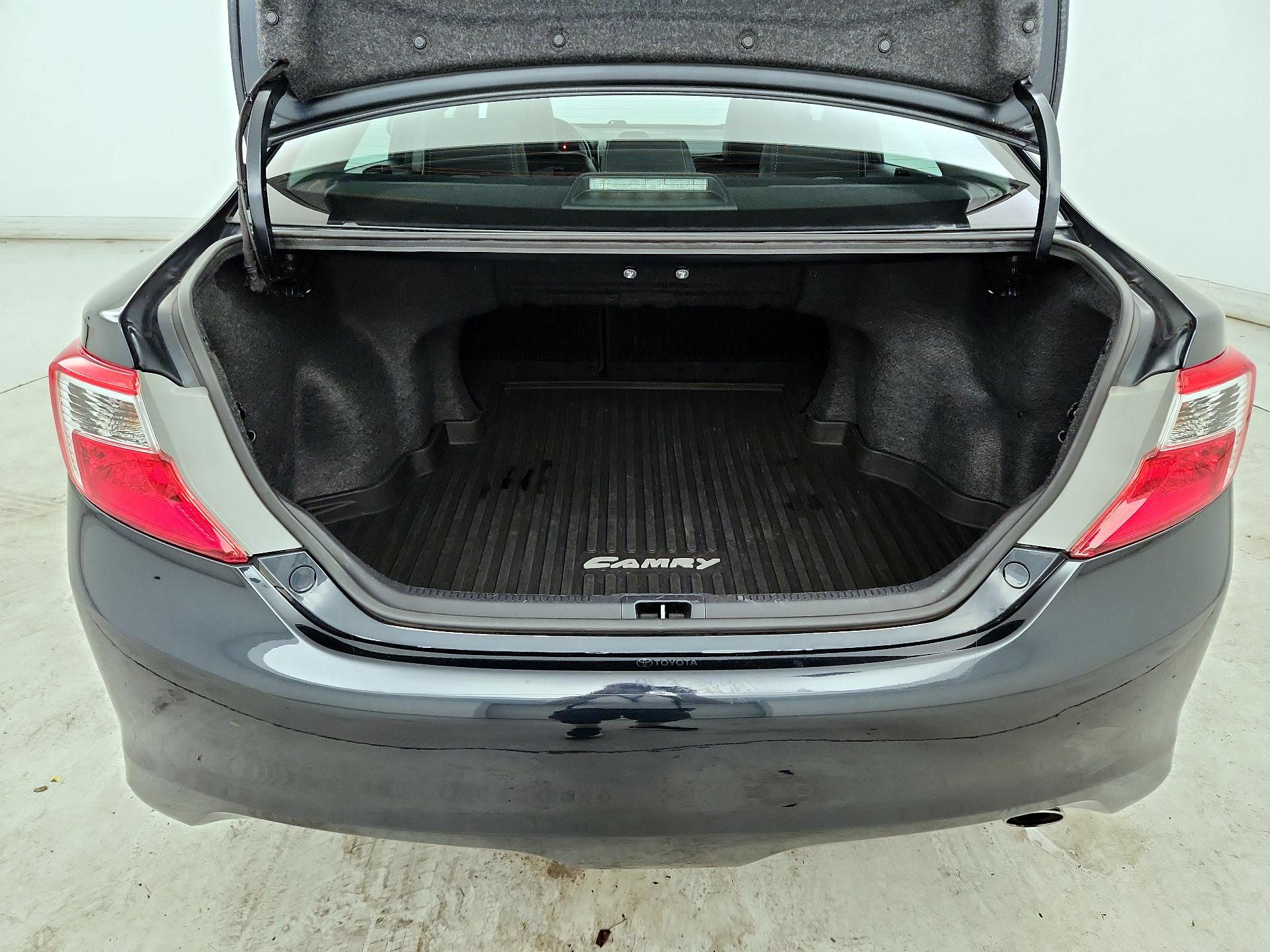 Thumbnail: 2014 Toyota Camry - 20