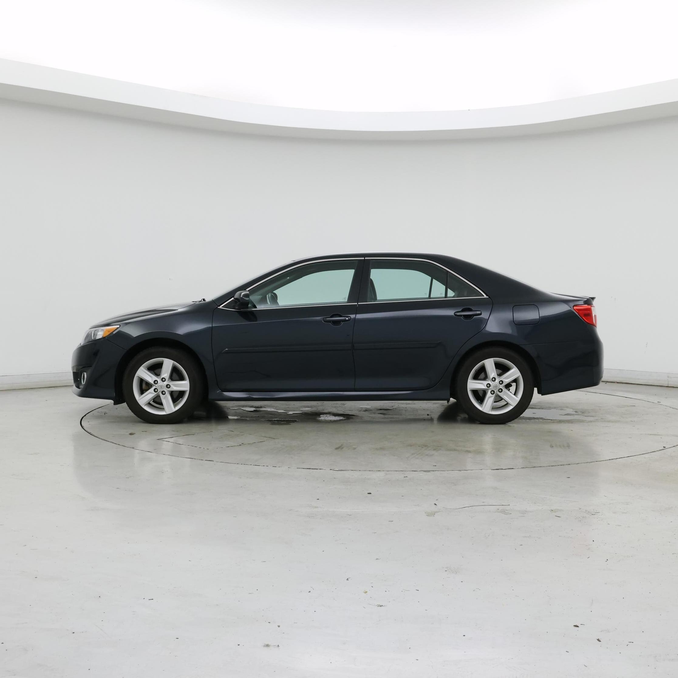 Thumbnail: 2014 Toyota Camry - 3