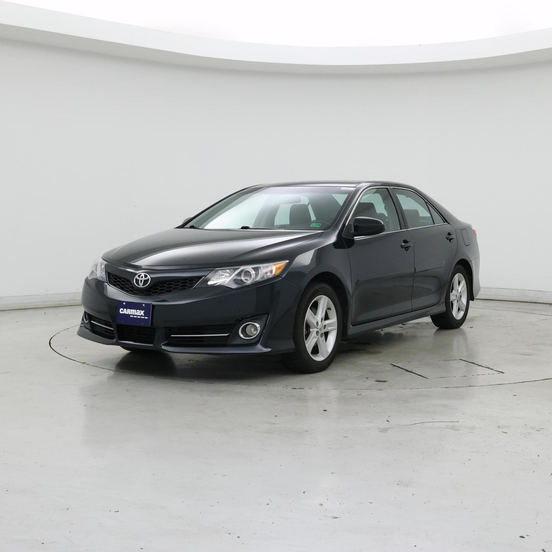 Thumbnail: 2014 Toyota Camry - 4