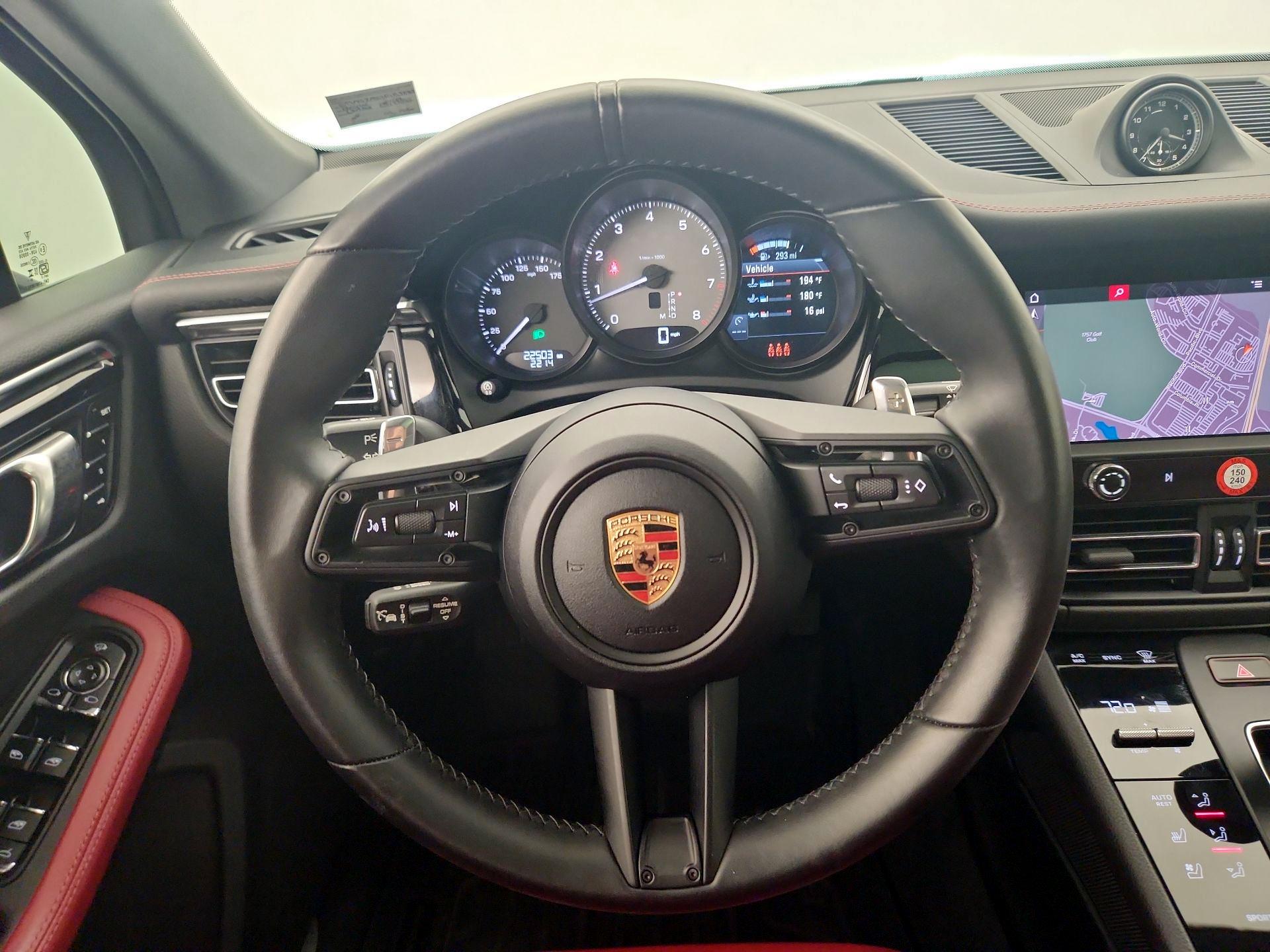 Thumbnail: 2024 Porsche Macan - 10